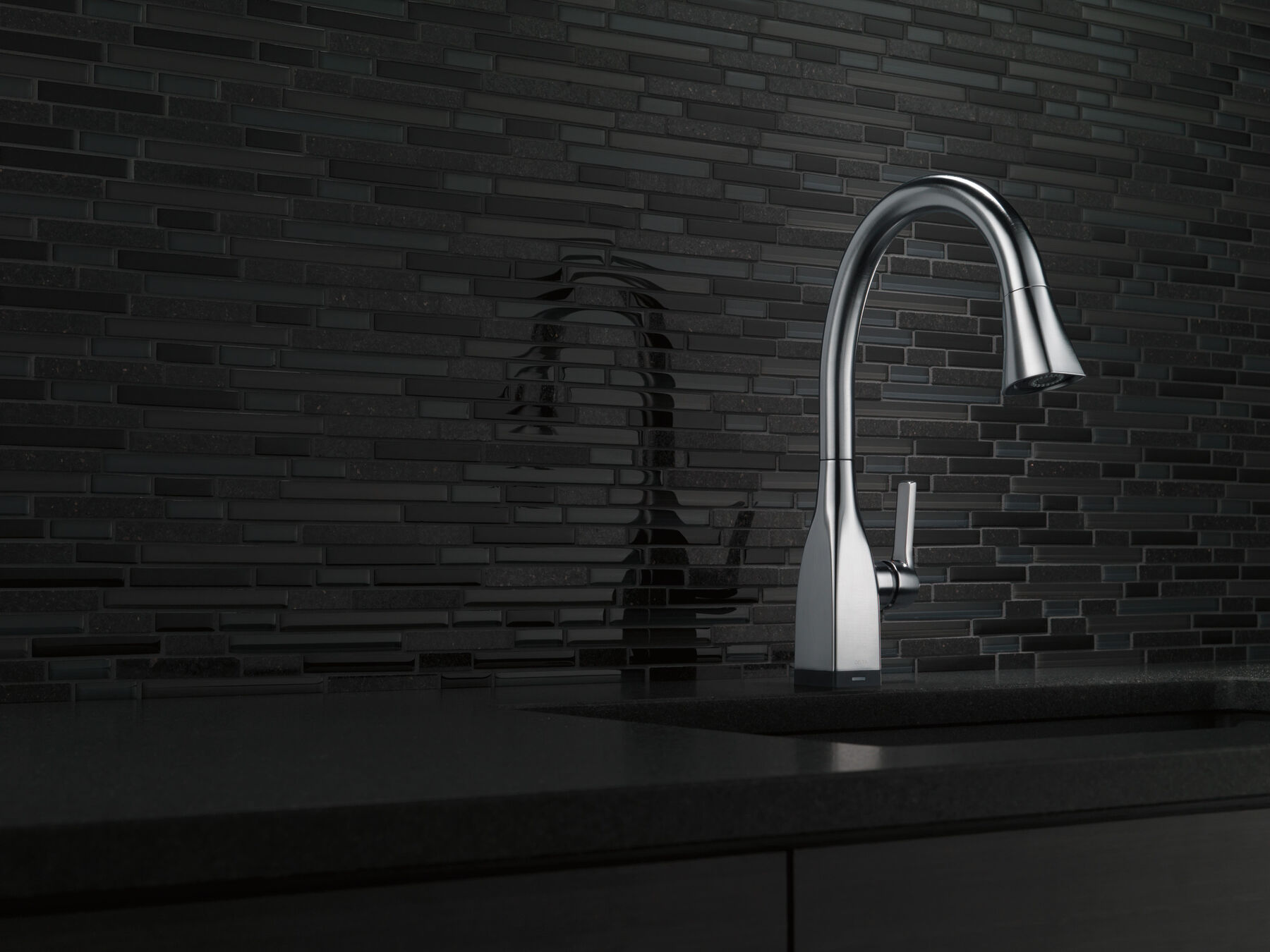 Single Handle Pull-Down Kitchen Faucet with Touch<sub>2</sub>O&reg; and ShieldSpray&reg; Technologies