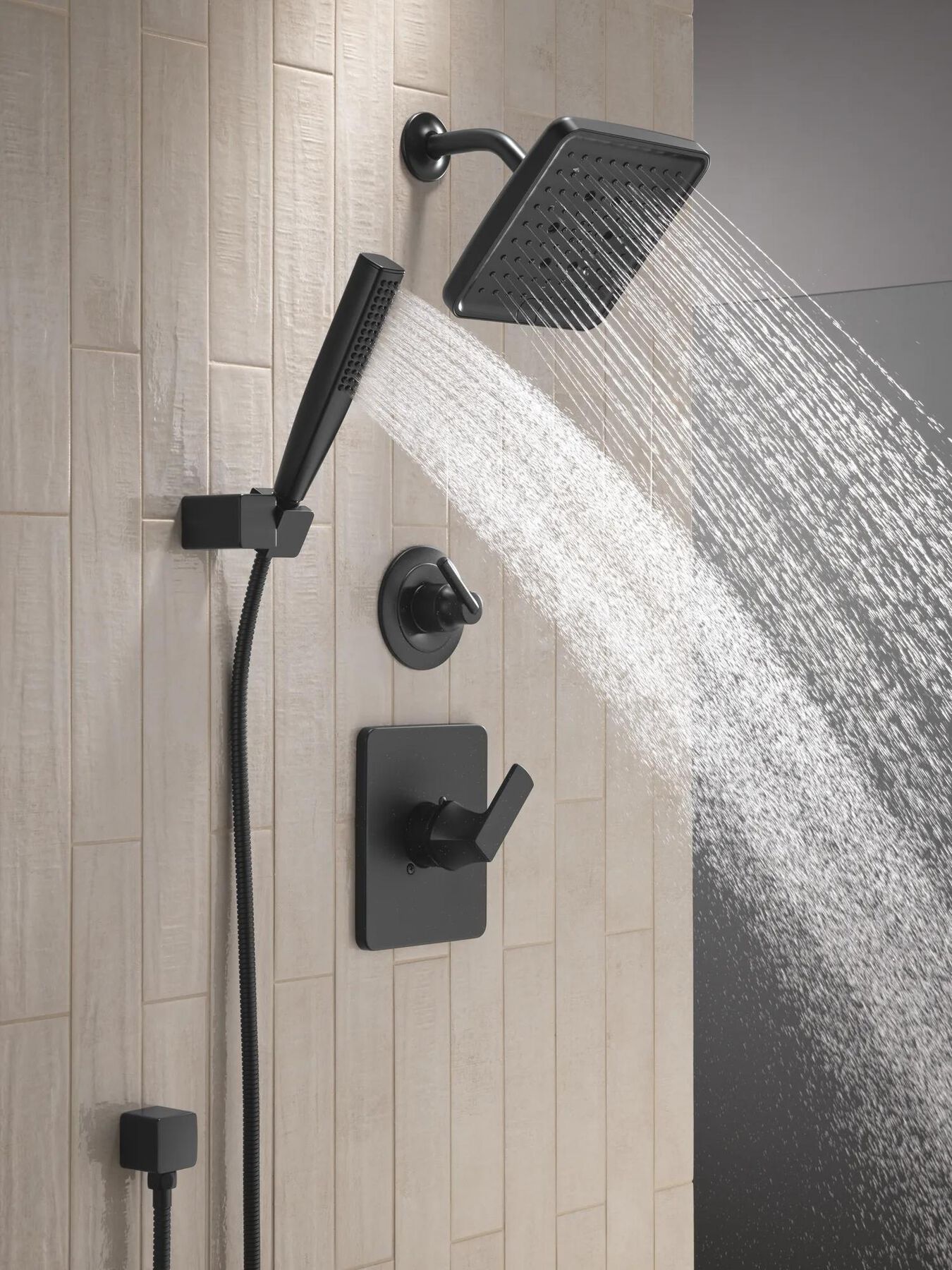 Monitor 14 Series Custom Shower Bundle