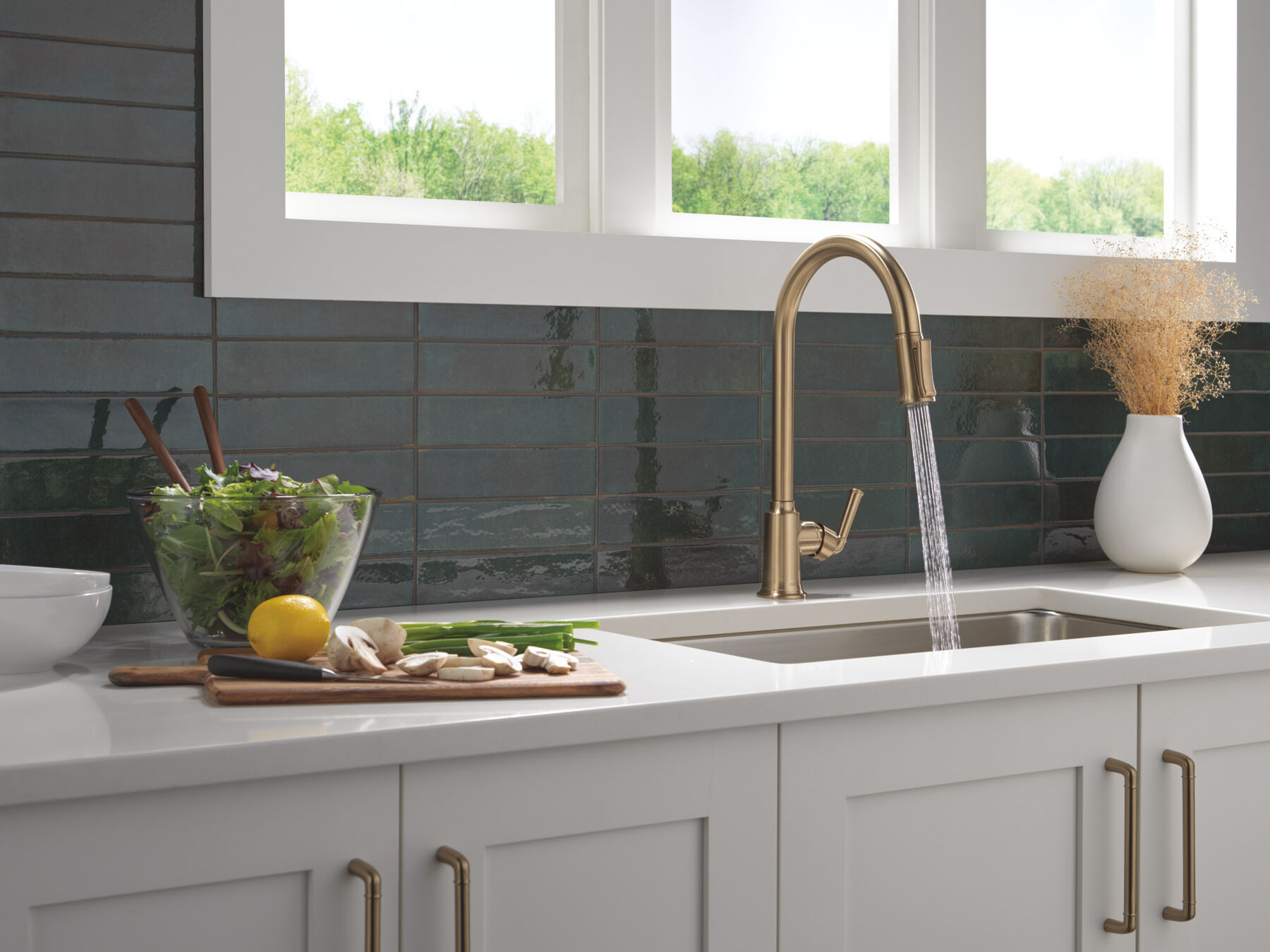Single Handle Kitchen Pull-Down Faucet