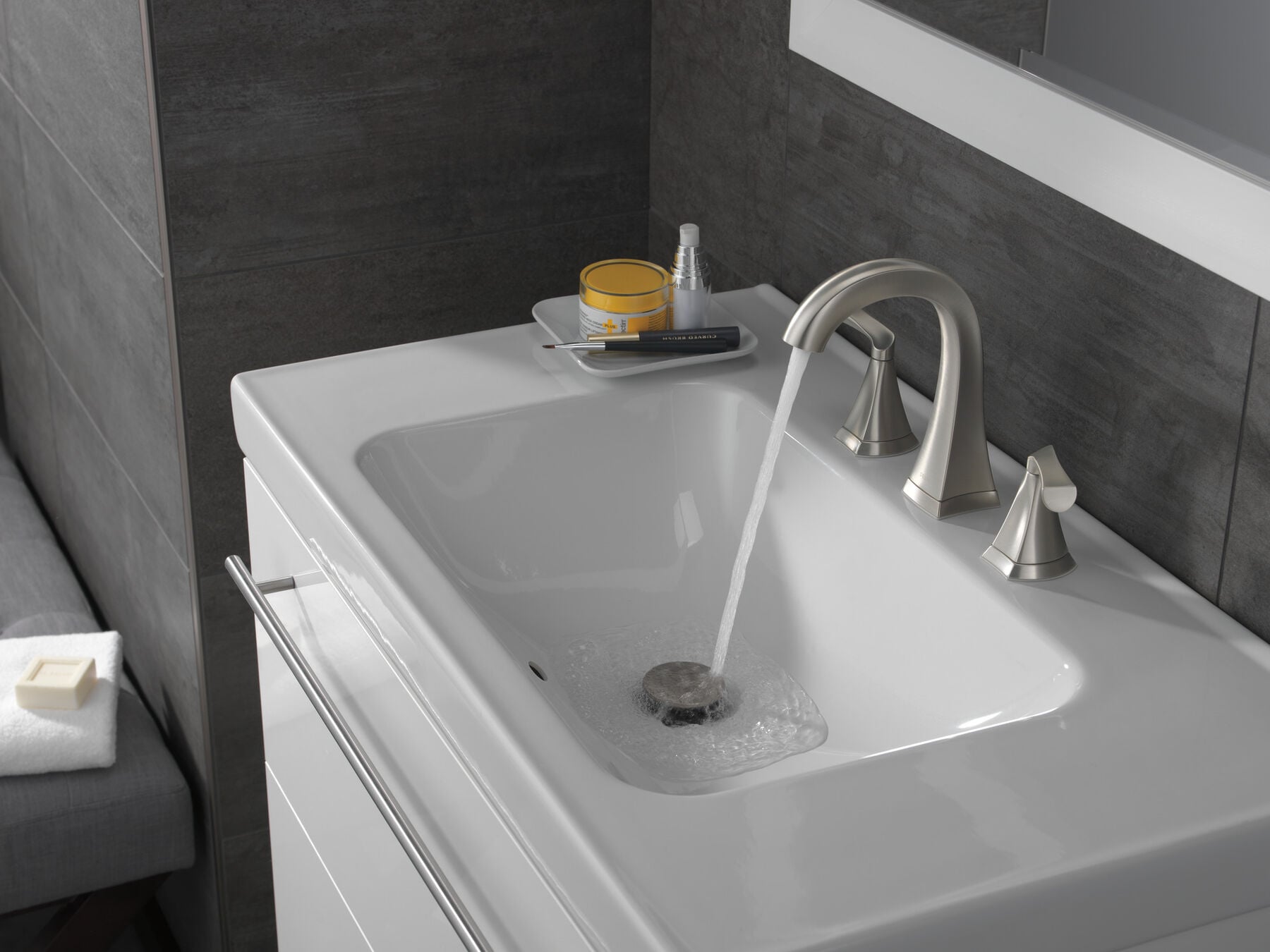 Two Handle Widespread Bathroom Faucet