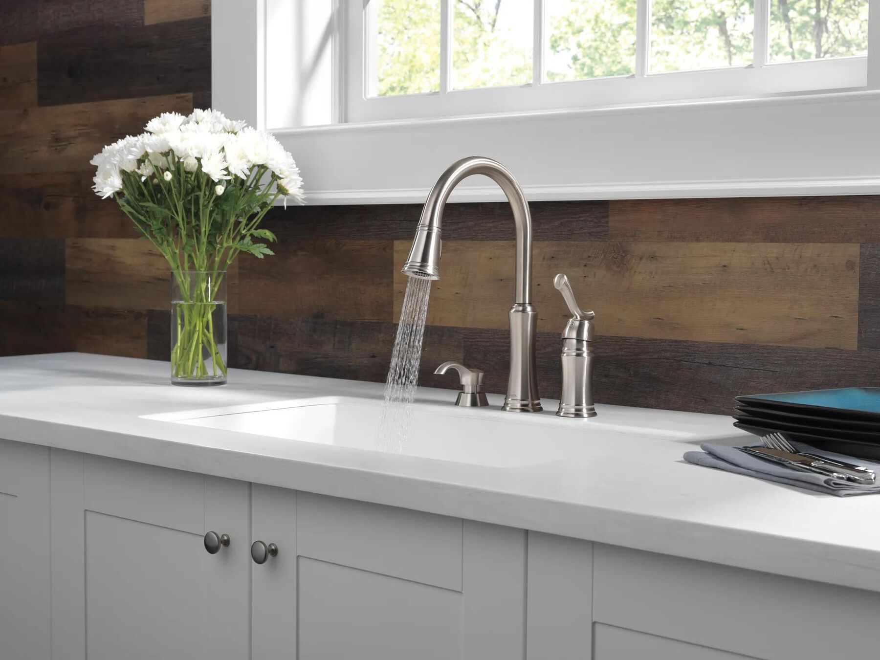 Pull-Down Kitchen Faucet with Soap Dispenser (Recertified)