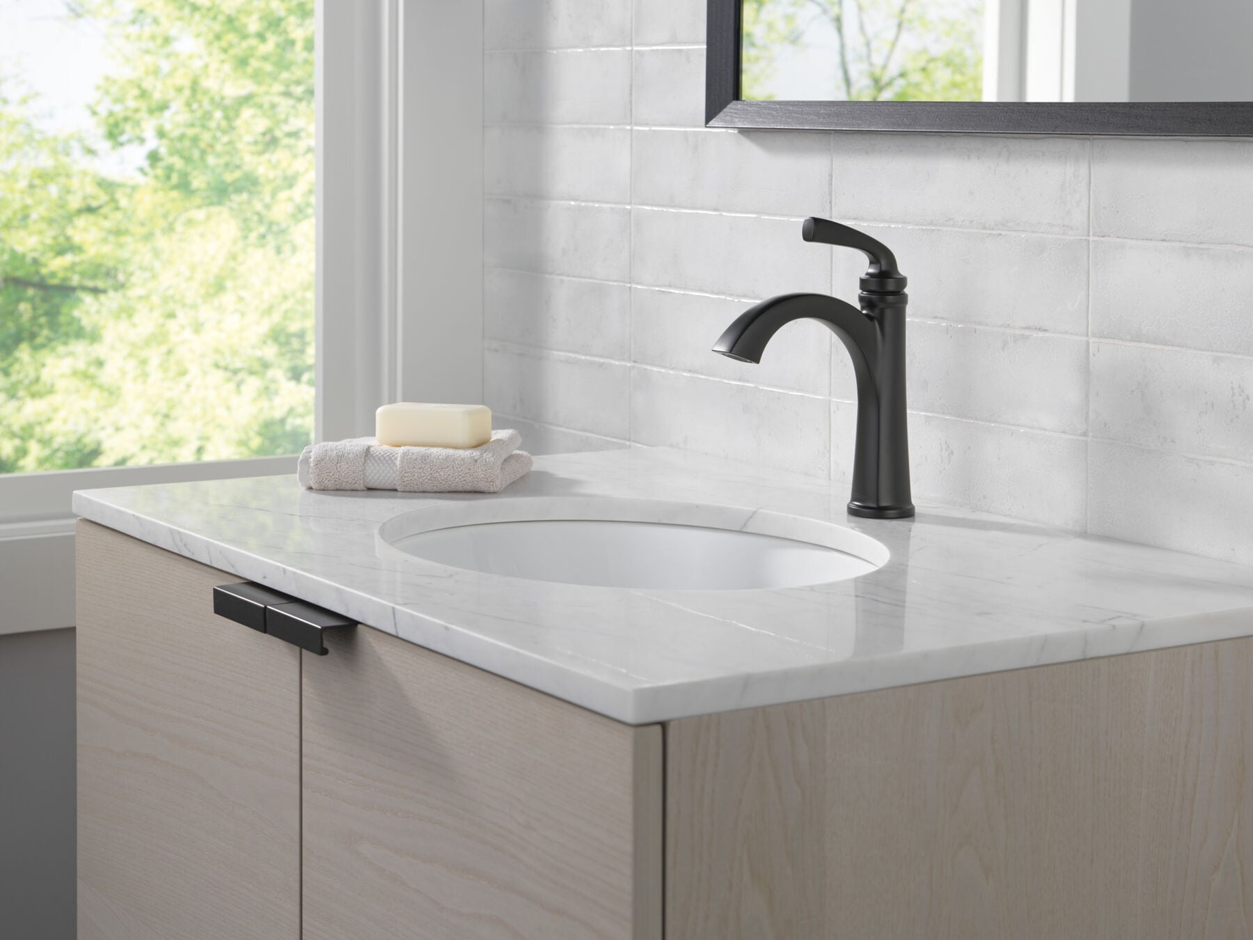 Single Handle Bathroom Faucet