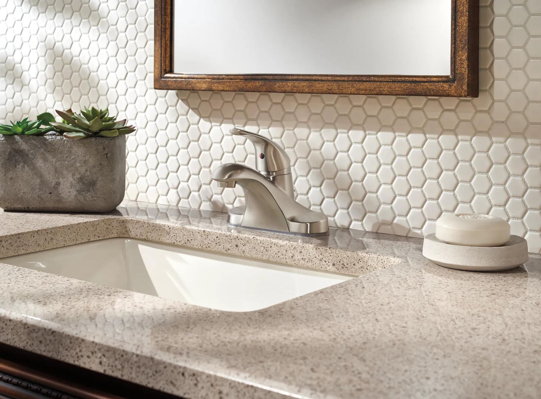 Single Handle Centerset Lavatory Faucet