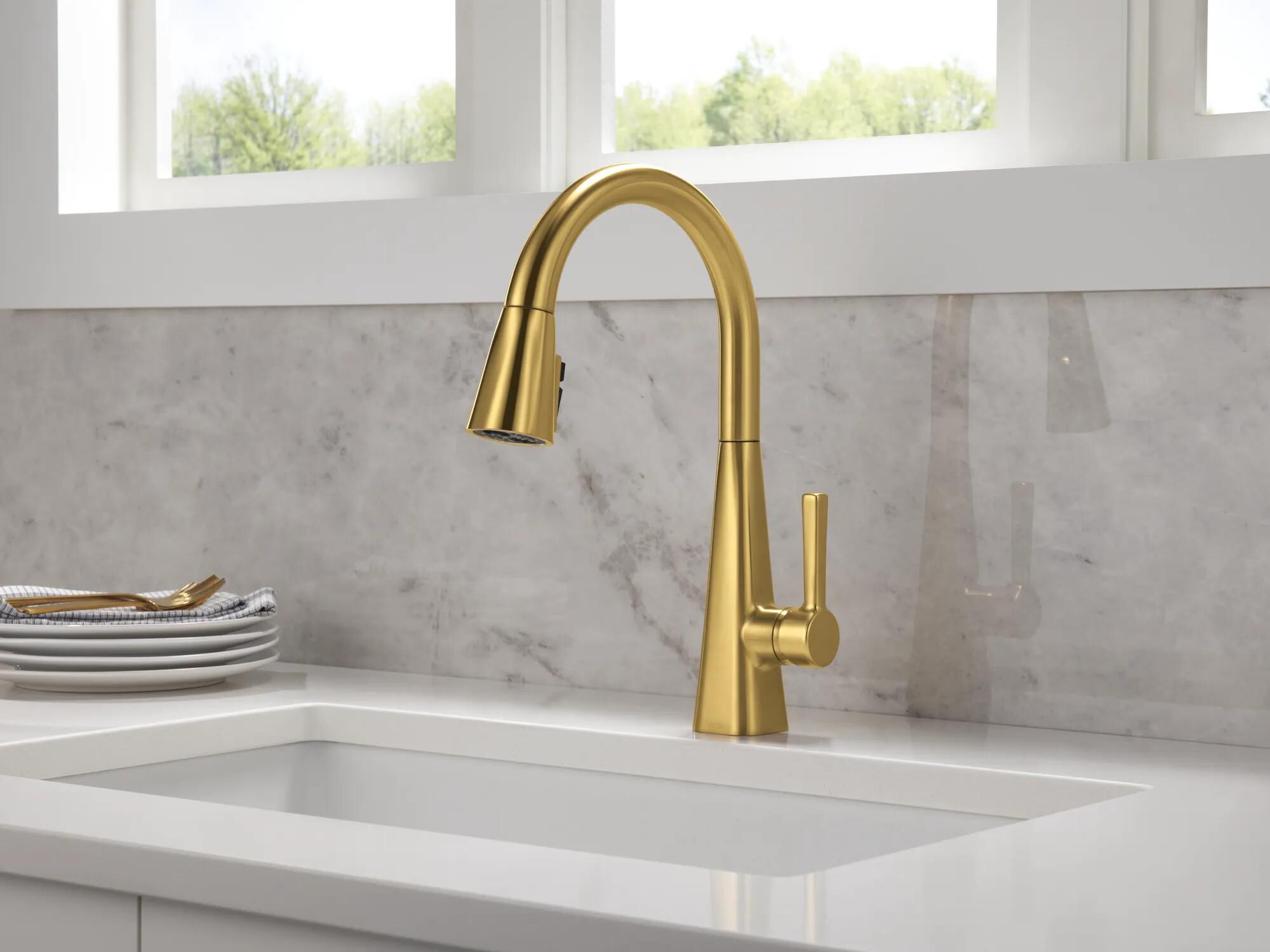 Single-Handle Pull-Down Kitchen Faucet in Brushed Gold 19802Z-GB