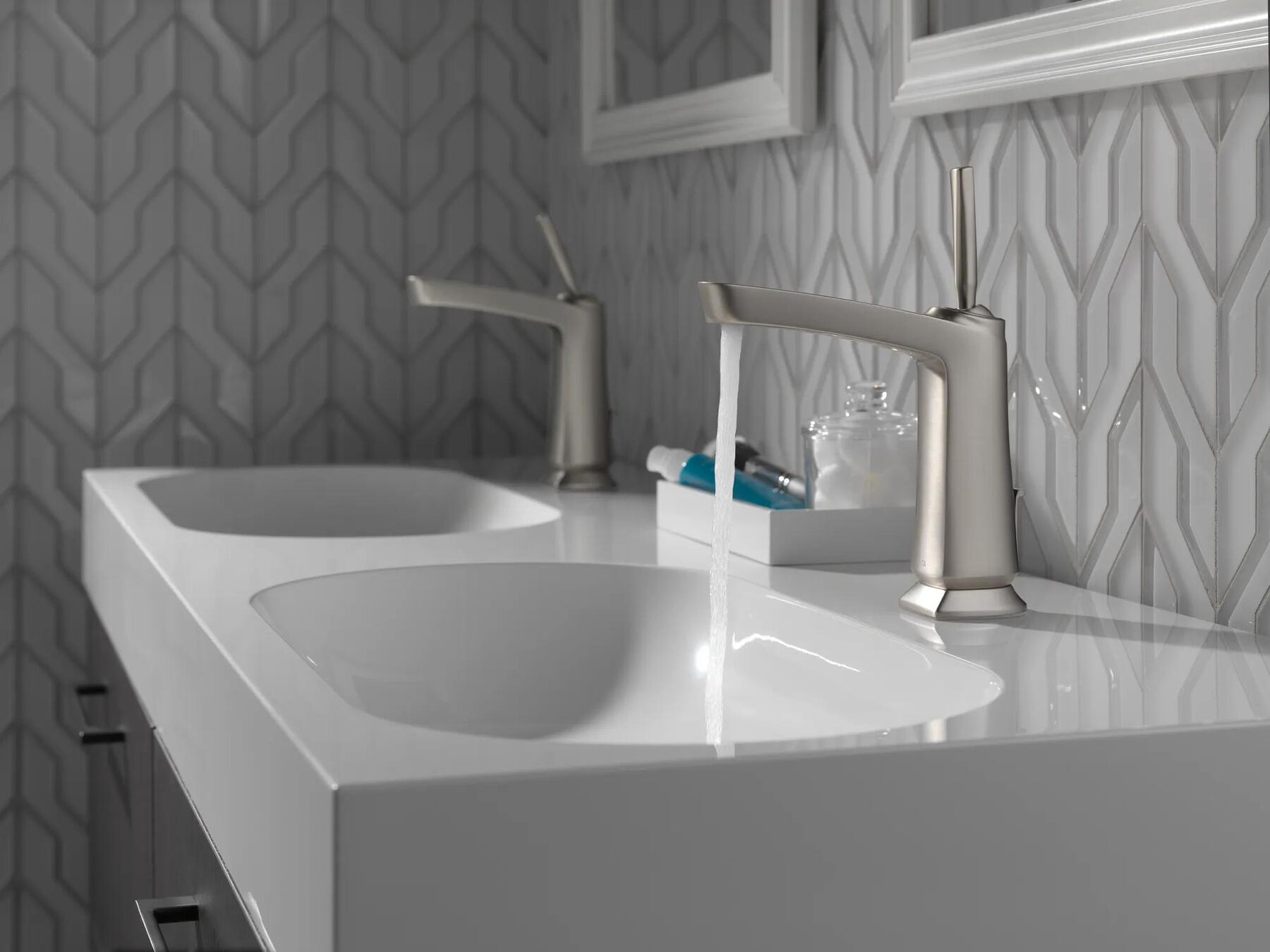 Single Handle Centerset Bathroom Faucet (Recertified)