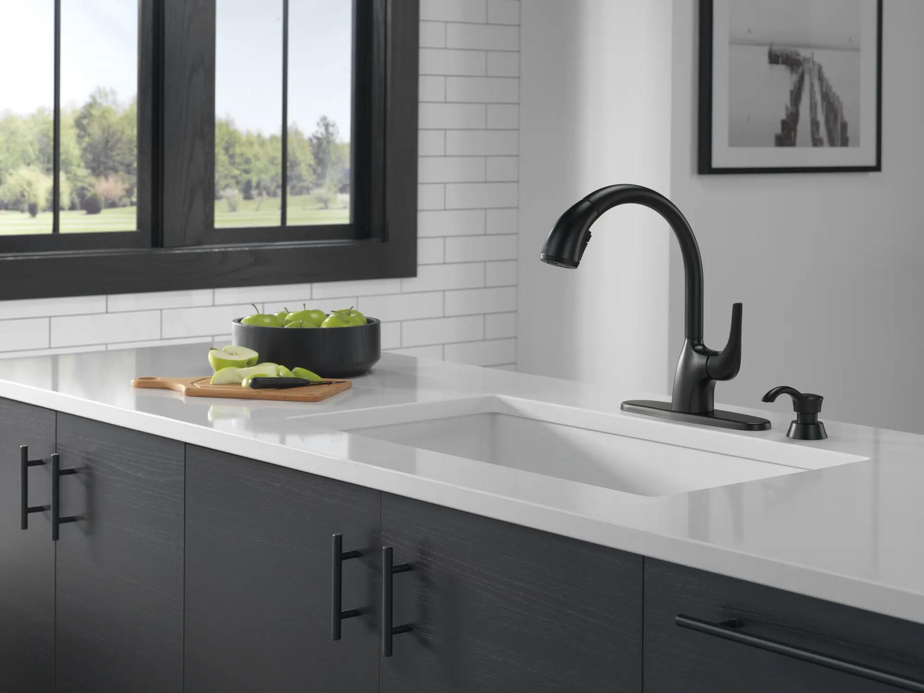 Single Handle Pull-Out Kitchen Faucet