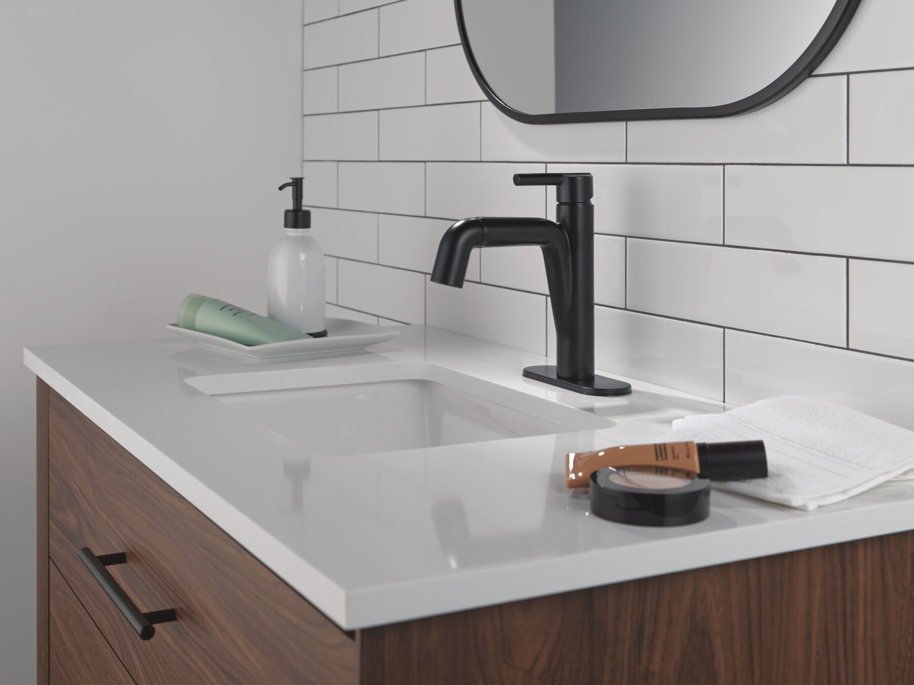 Single Handle Pull-Down Bathroom Faucet