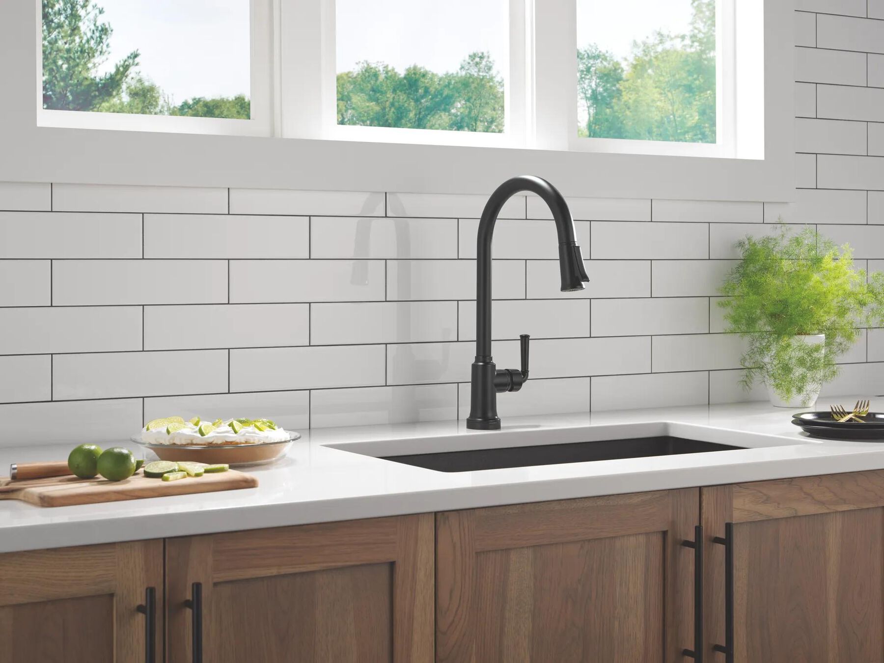 Single Handle Kitchen Pull-Down Faucet With Touchless Technology