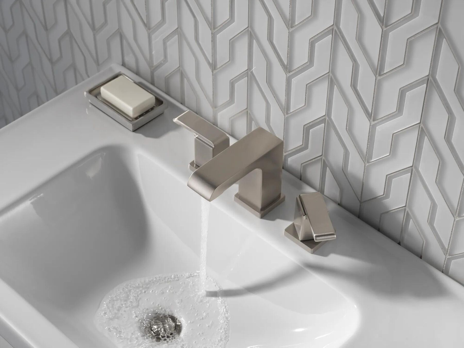 Two Handle Widespread Bathroom Faucet