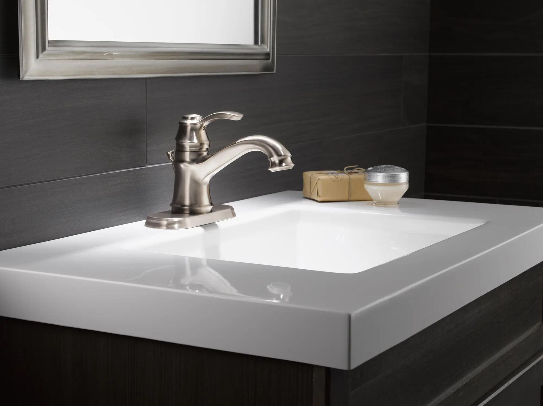 Single Handle Centerset Bathroom Faucet