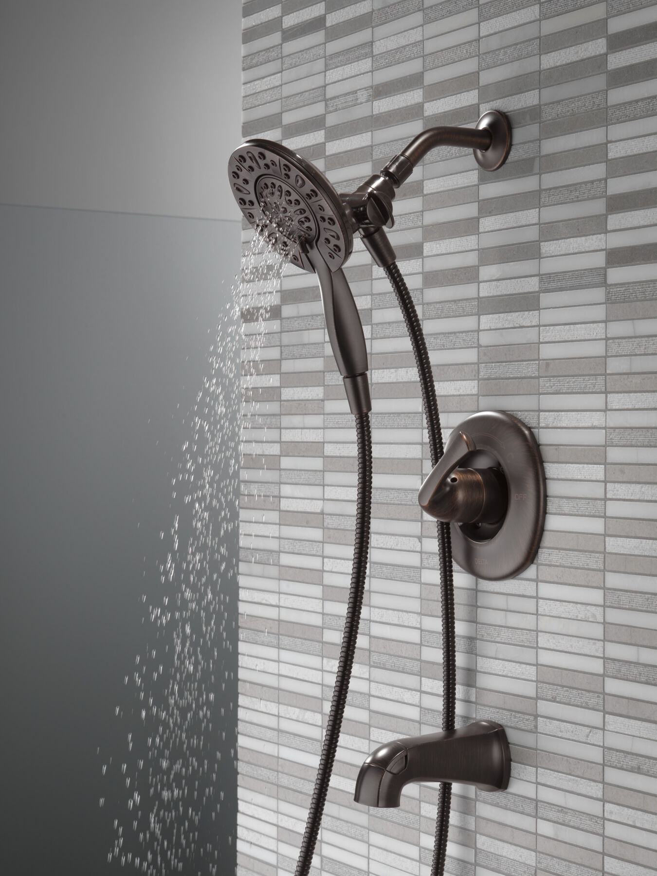 Monitor&reg;&nbsp;14 Series Tub & Shower with In2ition&reg;