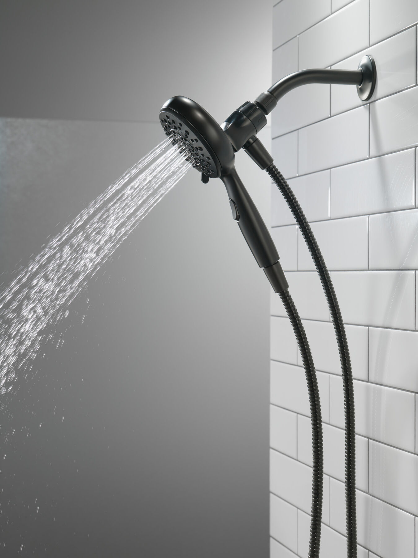 6-Setting SureDock&reg; Magnetic Hand Shower