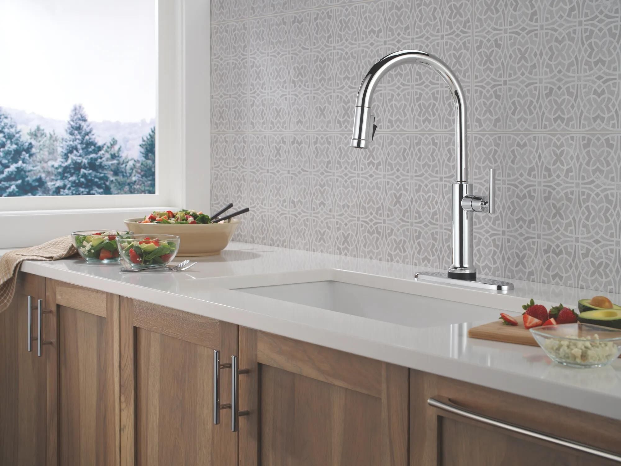 ddddmwttpi Touch2O® Technology Kitchen Faucet with Touchless Technology in