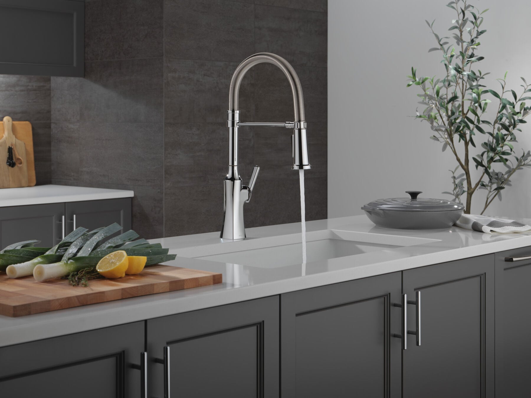 Single Handle Pull-Down Kitchen Faucet With Spring Spout