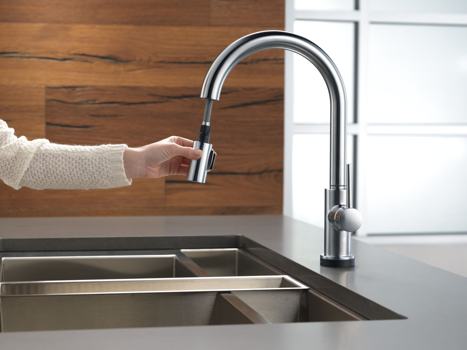 VoiceIQ&reg; Single-Handle Pull-Down Kitchen Faucet with Touch<sub>2</sub>O&reg; Technology