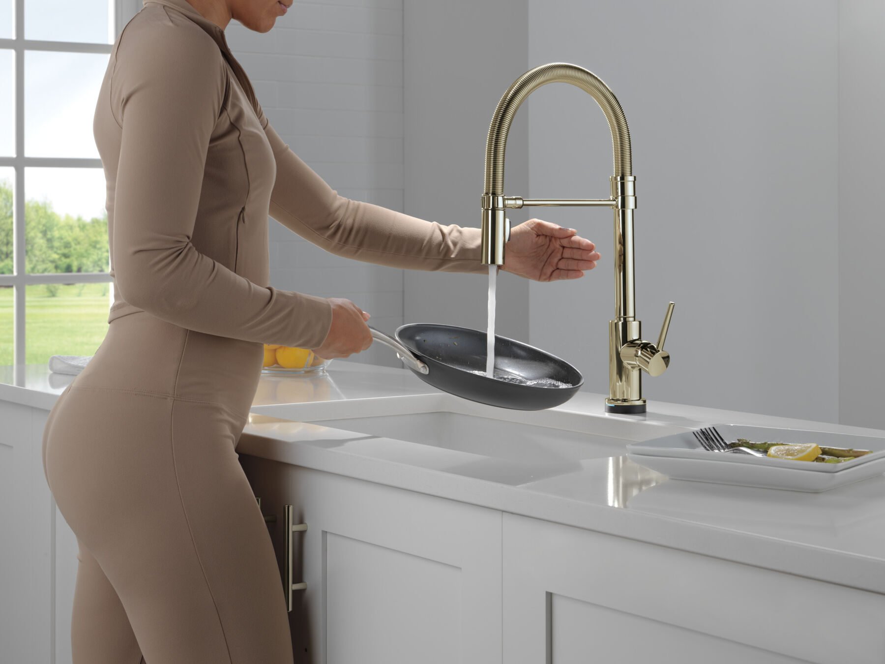 Touch<sub>2</sub>O&reg; Technology Kitchen Faucet with Touchless Technology