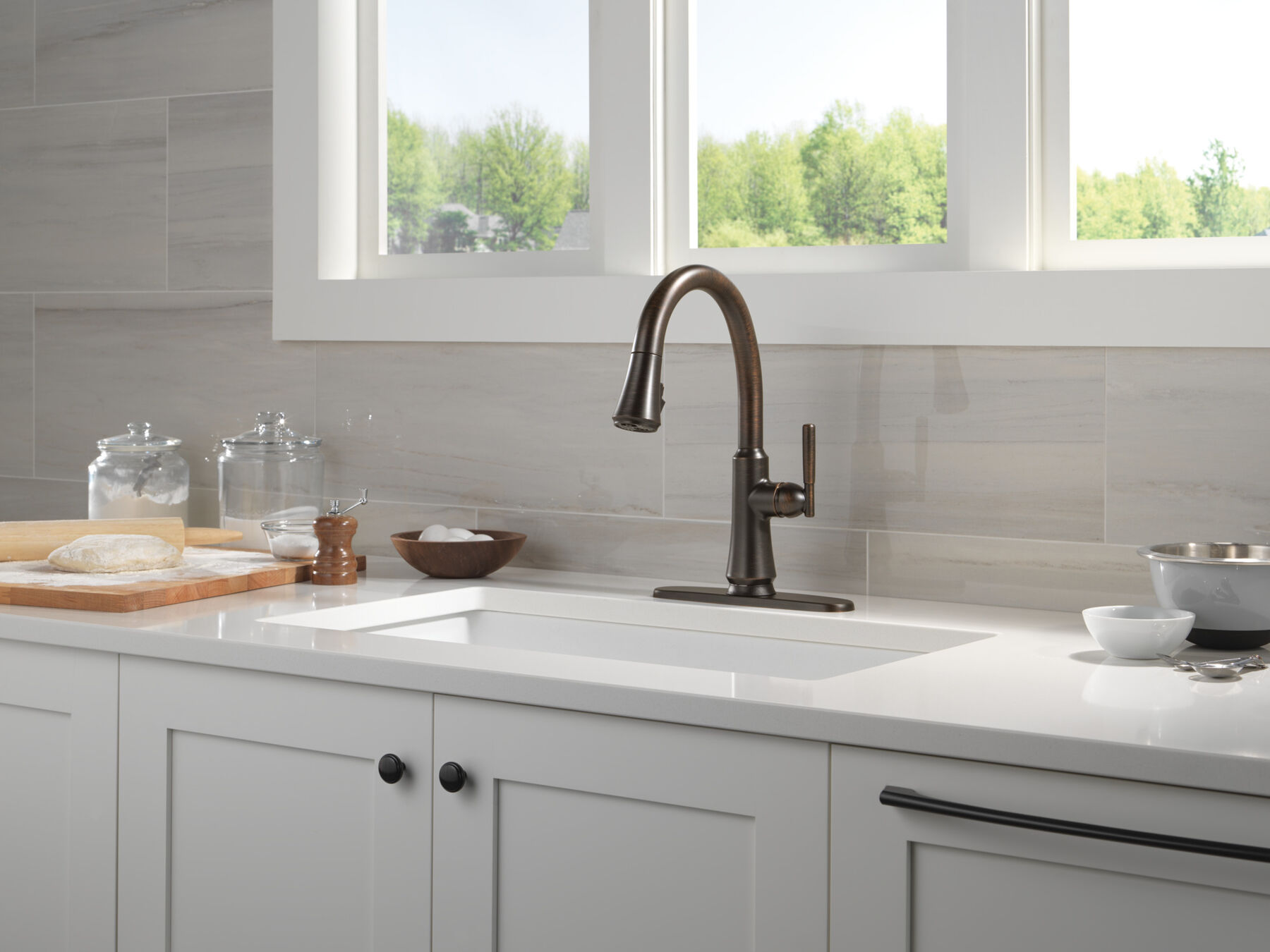 Touch<sub>2</sub>O&reg; Technology Kitchen Faucet with Touchless Technology