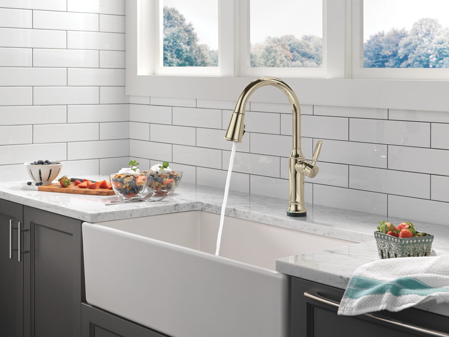 Touch<sub>2</sub>O&reg; Technology Kitchen Faucet with Touchless Technology