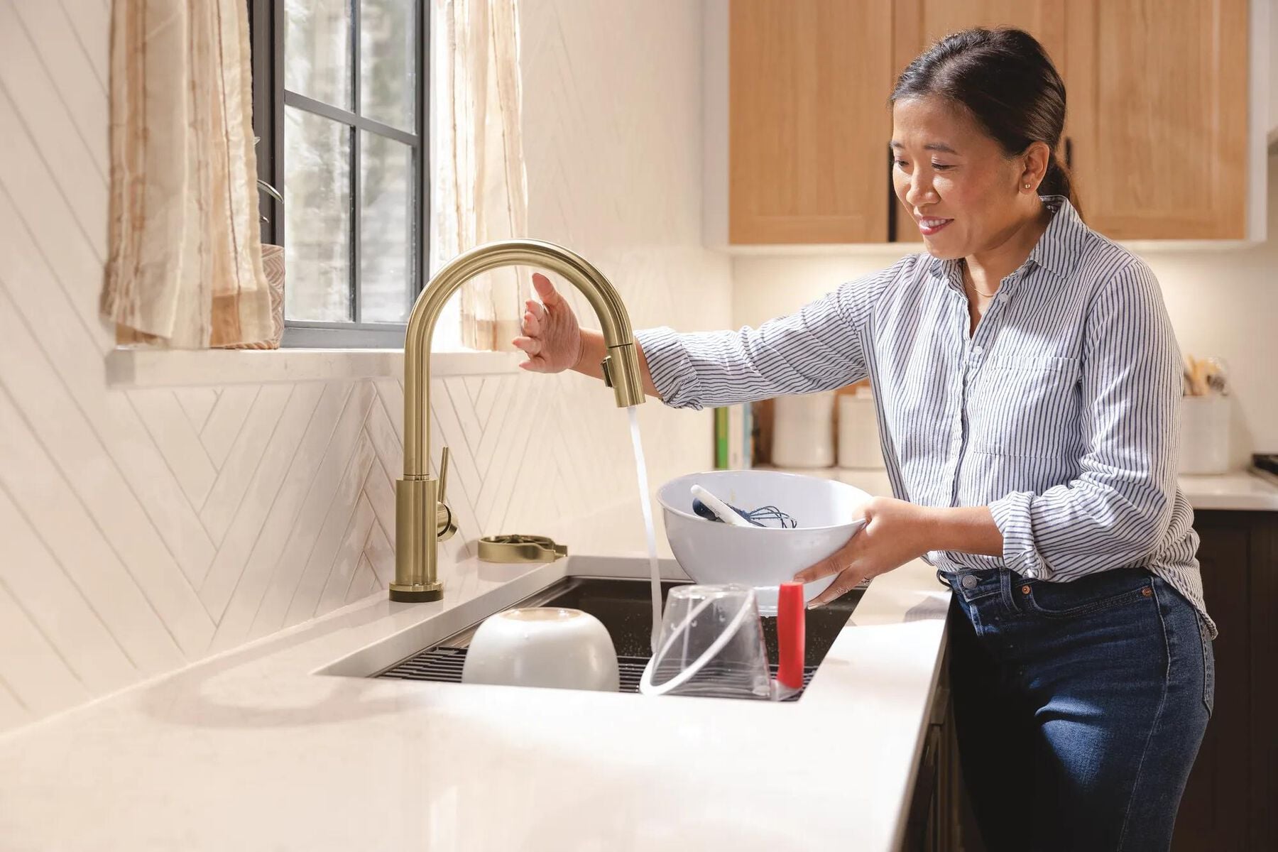 VoiceIQ&reg; Kitchen Faucet with Touch<sub>2</sub>O&reg; Technology with Touchless Technology