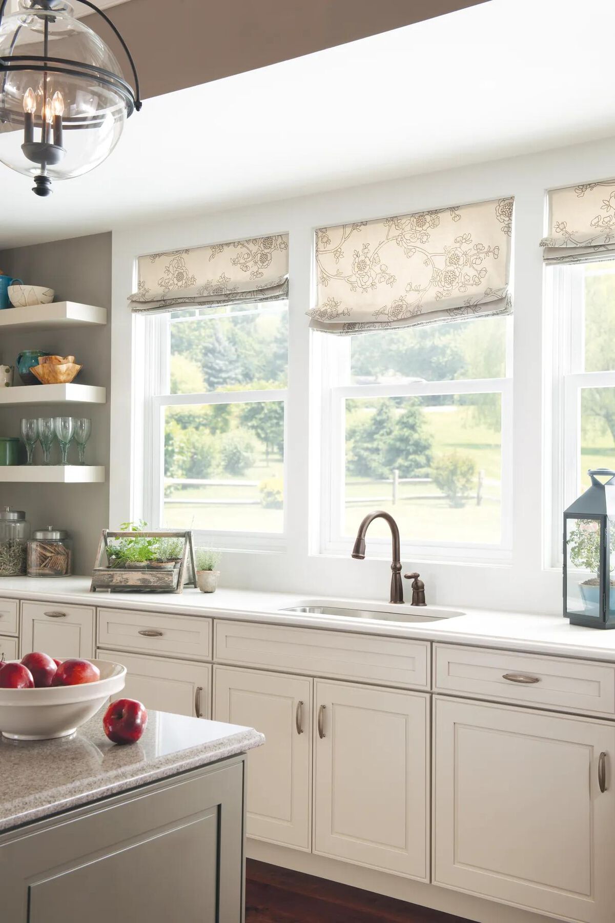 Single Handle Pull-Down Kitchen Faucet