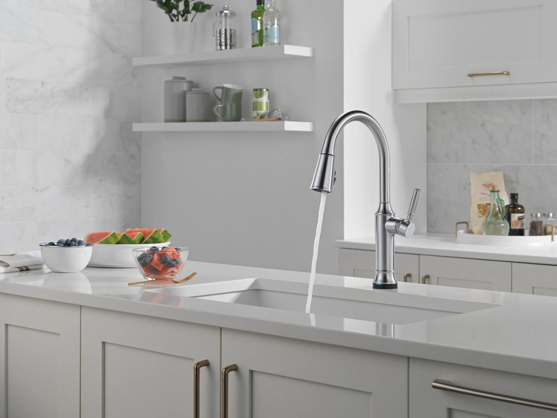 Touch<sub>2</sub>O&reg; Technology Kitchen Faucet with Touchless Technology