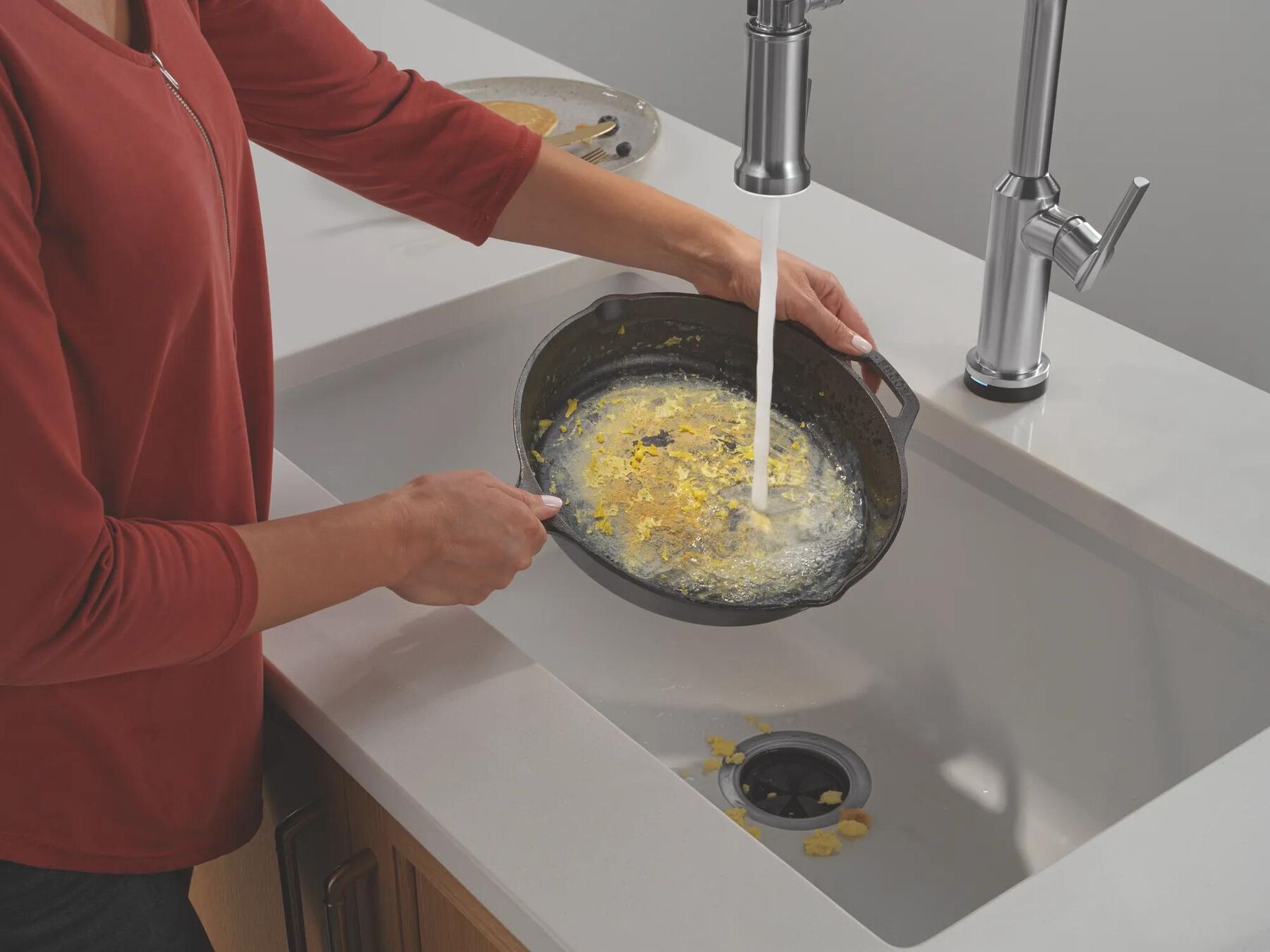Touch2O&reg; Technology Kitchen Faucet with Touchless Technology