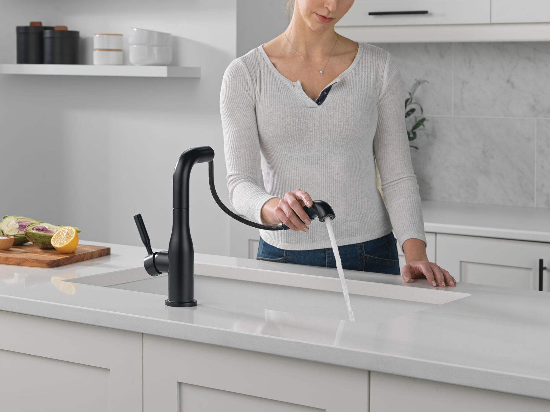 Single Handle Pull-Out Kitchen Faucet