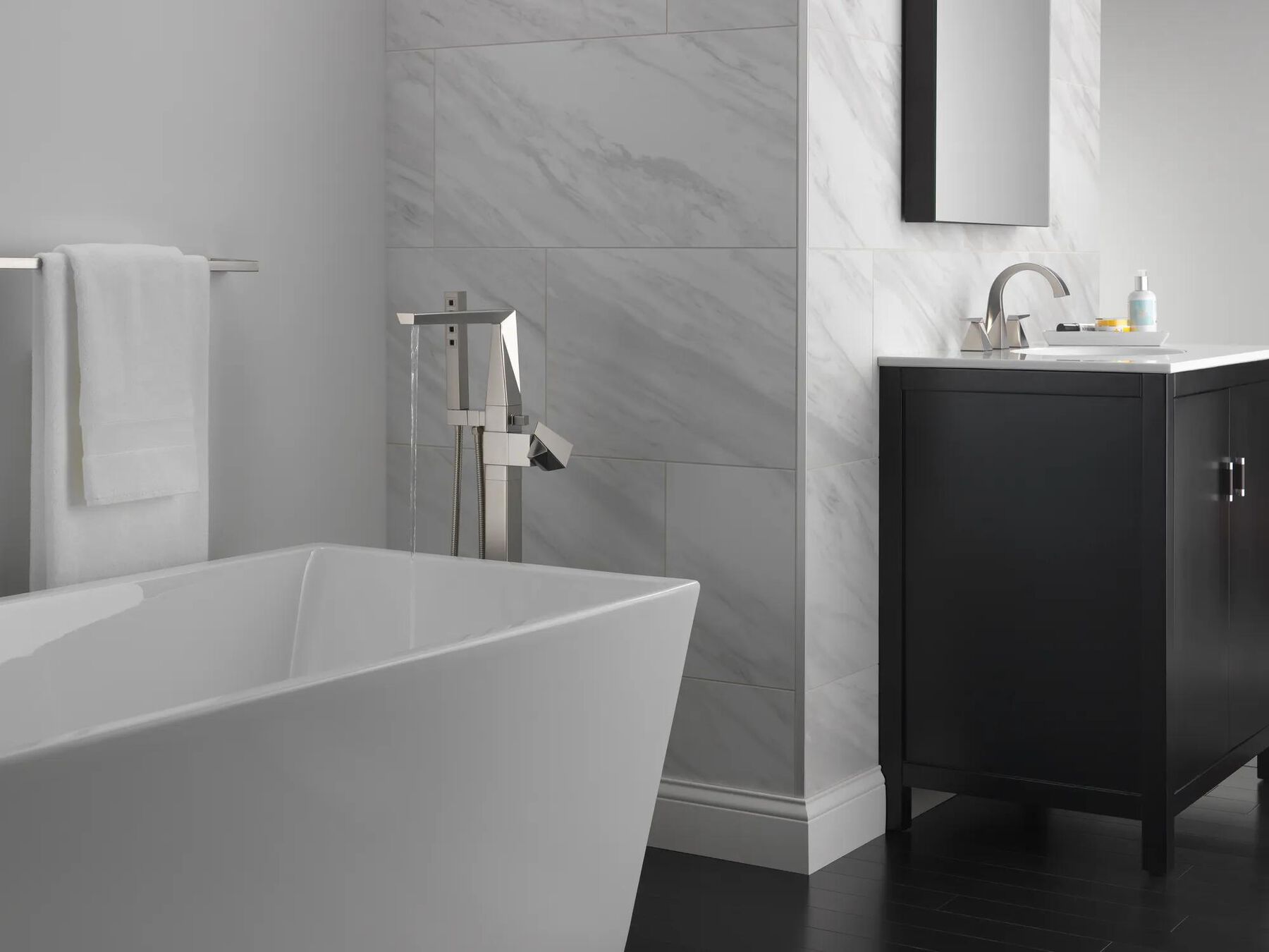 Single Handle Floor Mount Tub Filler Trim