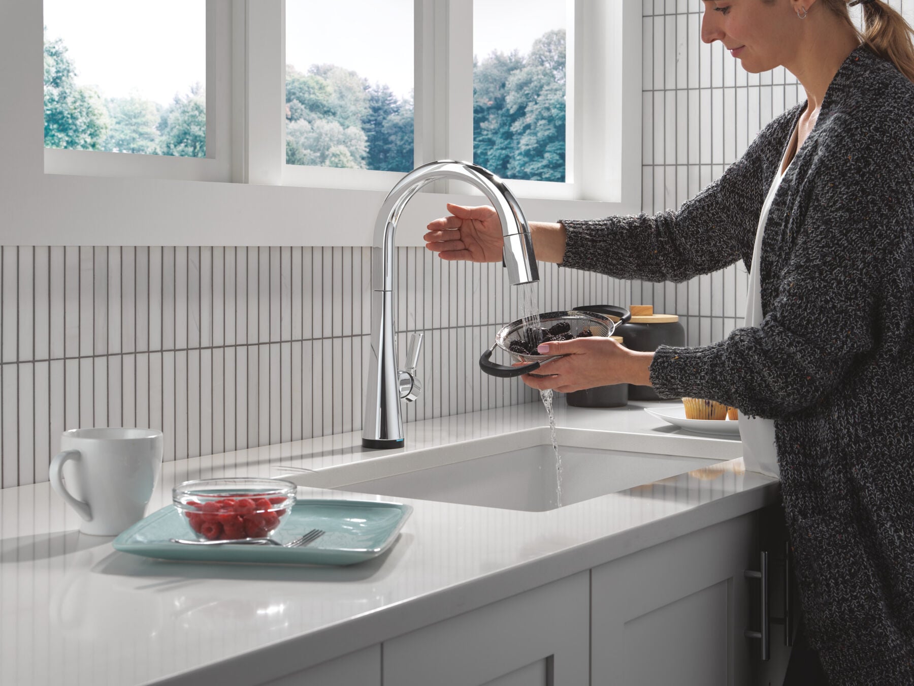 Touch<sub>2</sub>O&reg; Technology Kitchen Faucet with Touchless Technology