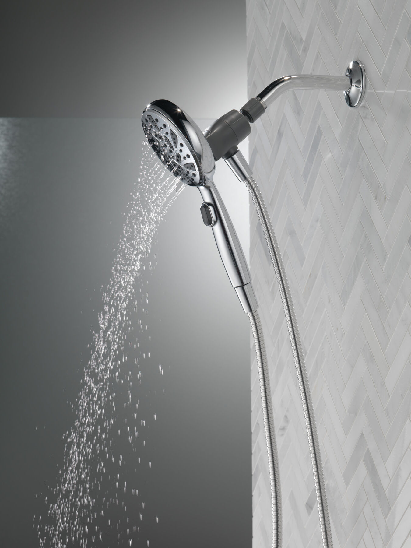 6-Setting SureDock&reg; Magnetic Hand Shower