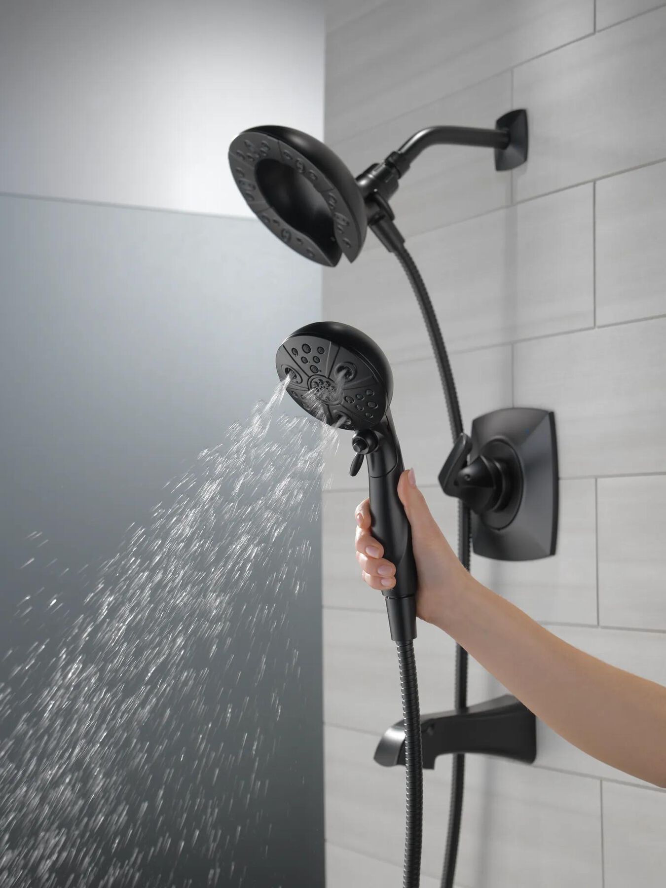Monitor&reg; 14 Series Tub and Shower with In2ition&reg; Two-in-One Shower