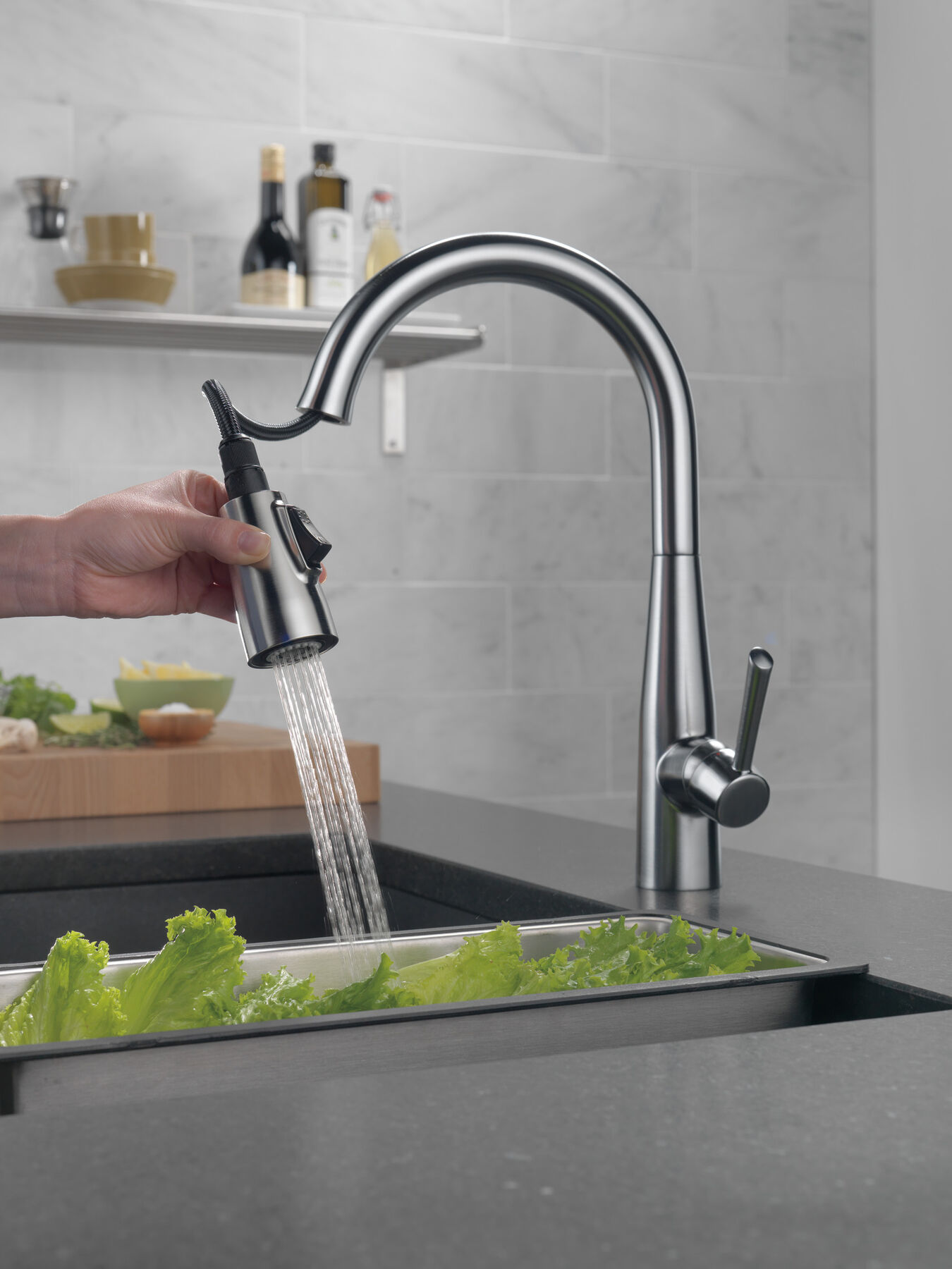 Single Handle Pull-Down Kitchen Faucet