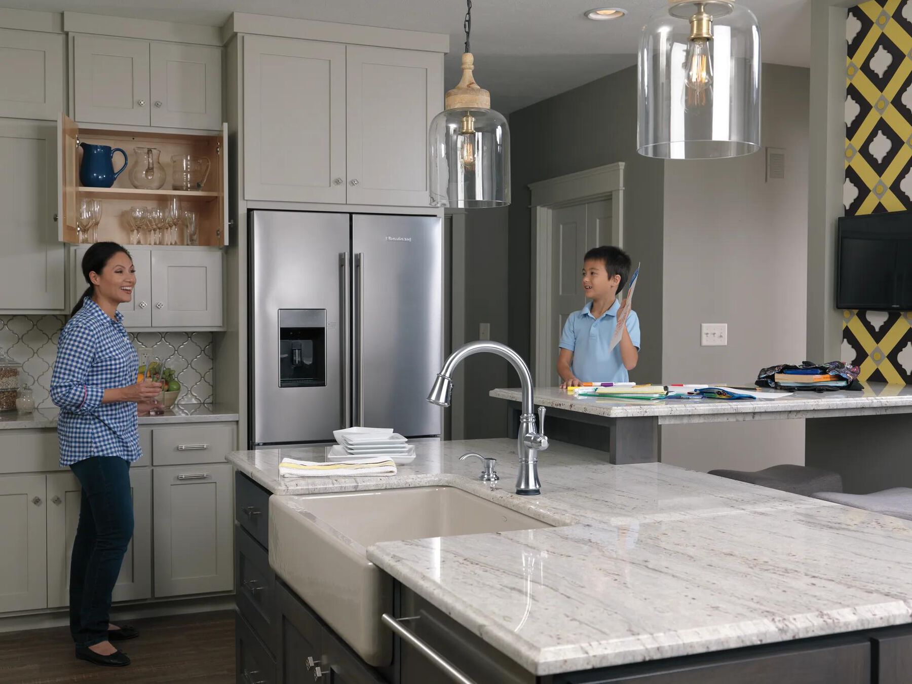 Single Handle Pull-Down Kitchen Faucet with Touch<sub>2</sub>O&reg; and ShieldSpray&reg; Technologies