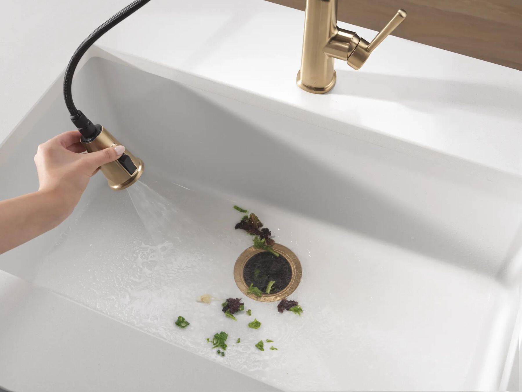 Single Handle Pull-Down Kitchen Faucet (Recertified)