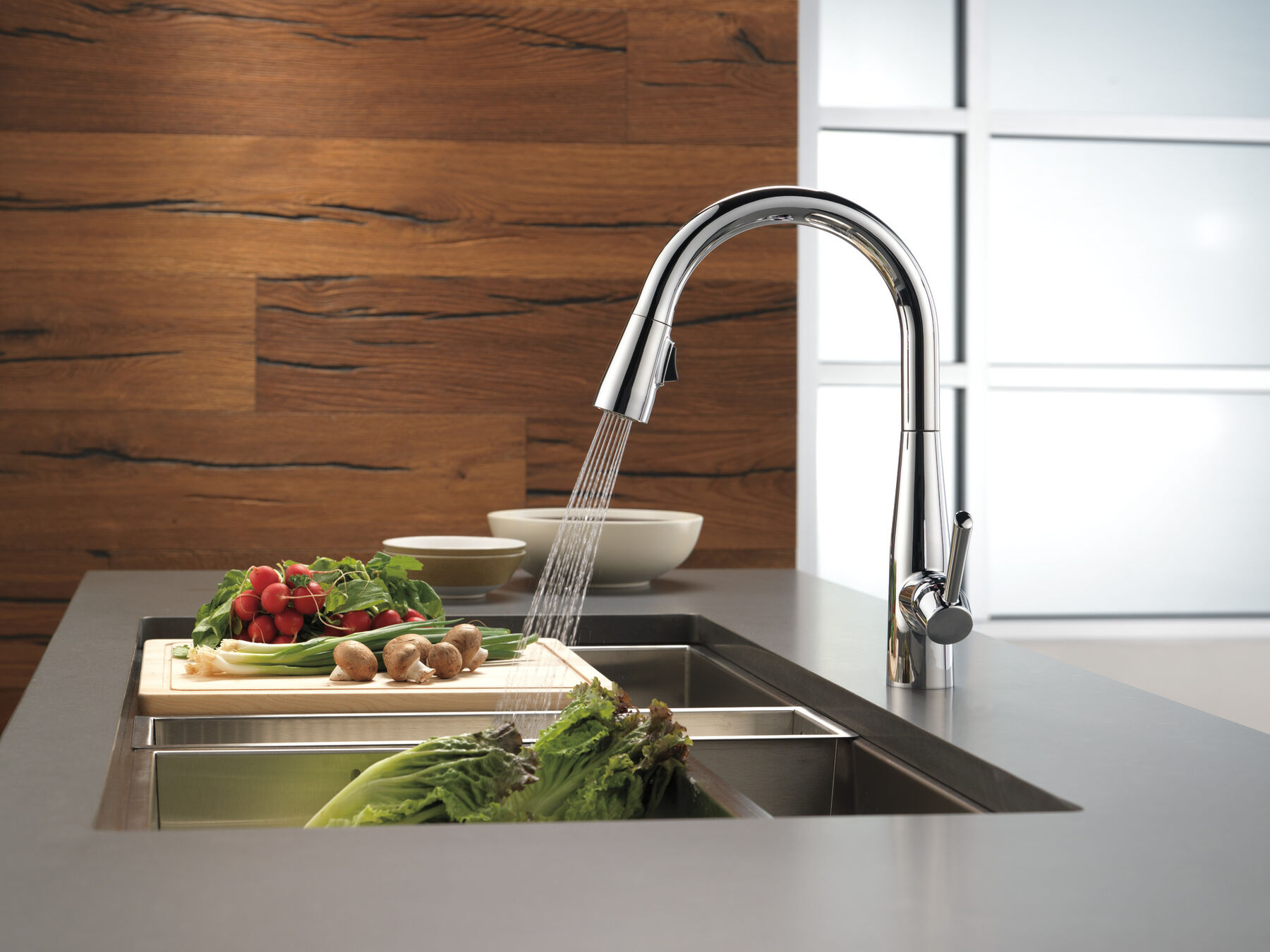 Single Handle Pull-Down Kitchen Faucet