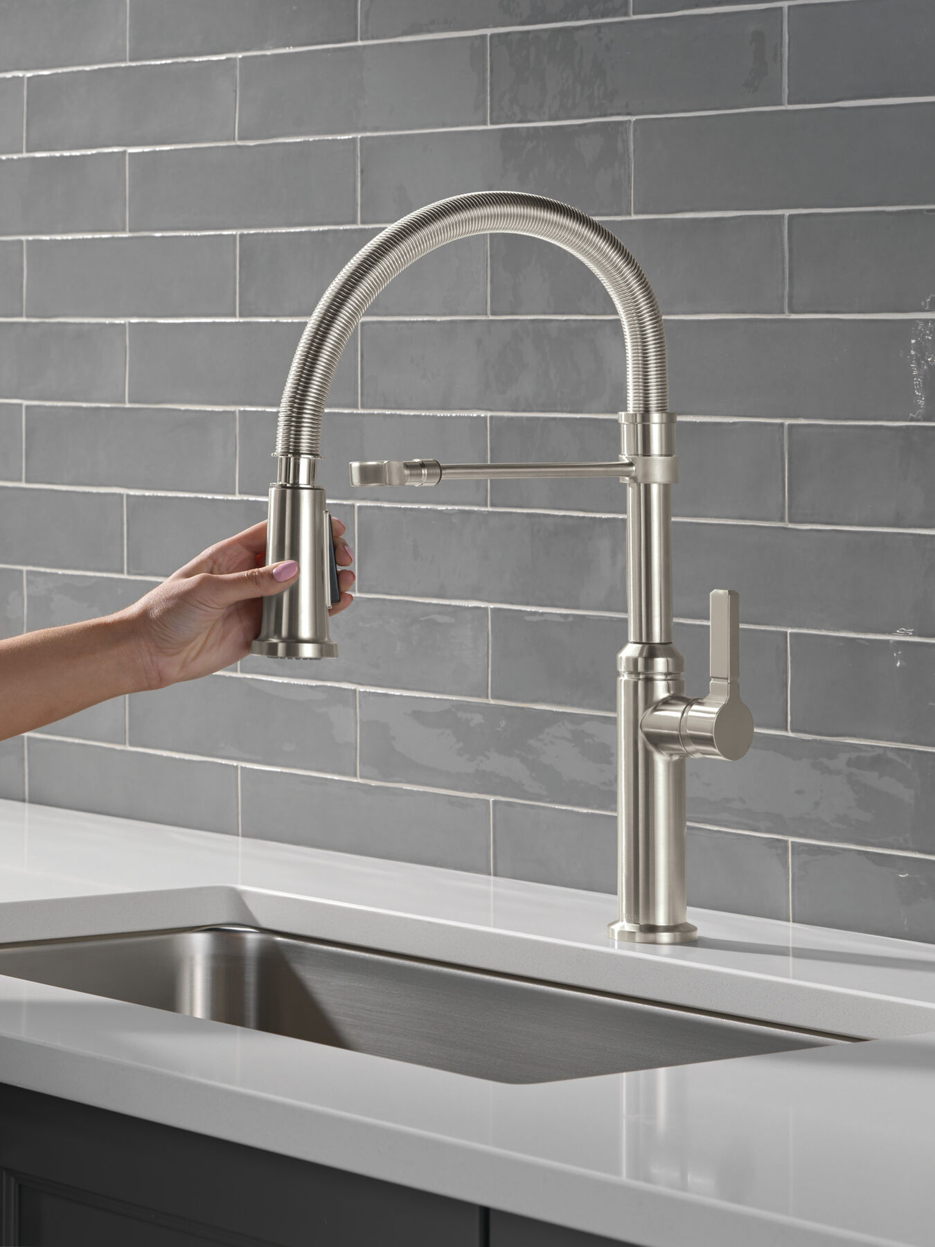 Single Handle Pull-Down Kitchen Faucet With Spring Spout