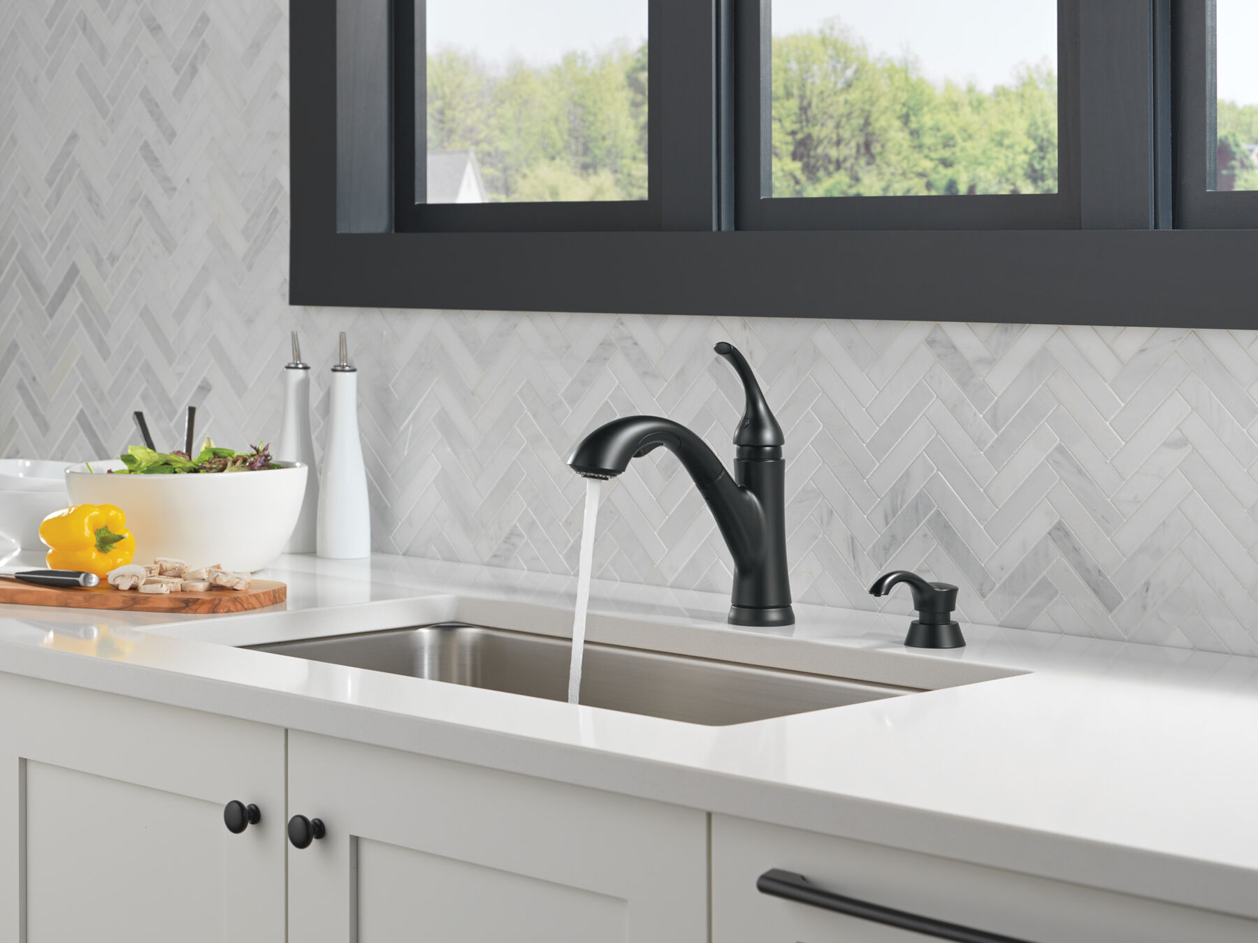 Single Handle Pull-Out Kitchen Faucet with Soap Dispenser