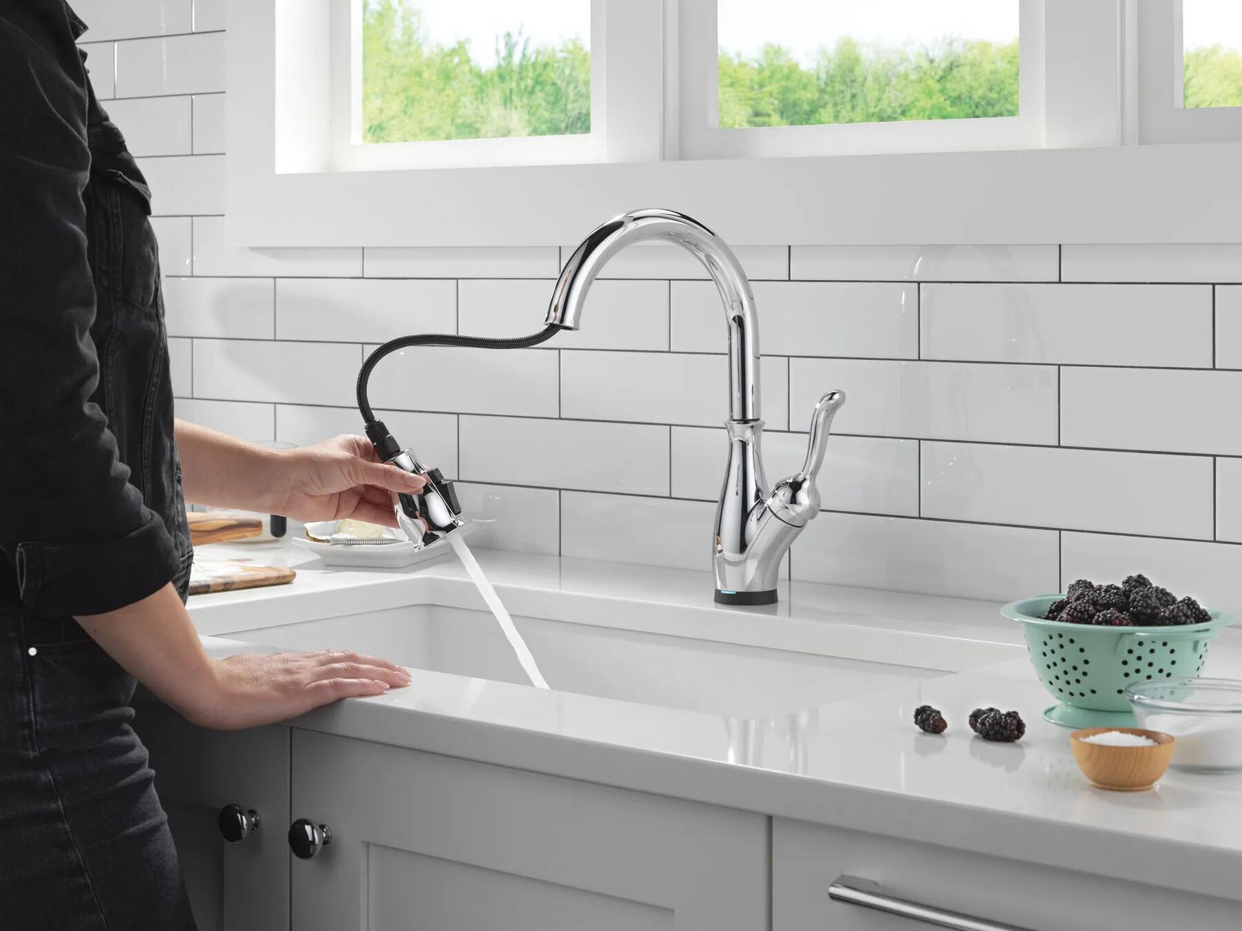 VoiceIQ&reg; Kitchen Faucet with Touch<sub>2</sub>O&reg; Technology with Touchless Technology