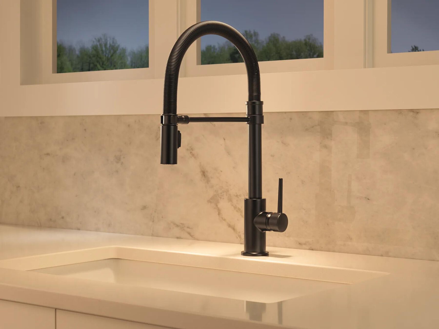 Single-Handle Pull-Down Spring Kitchen Faucet