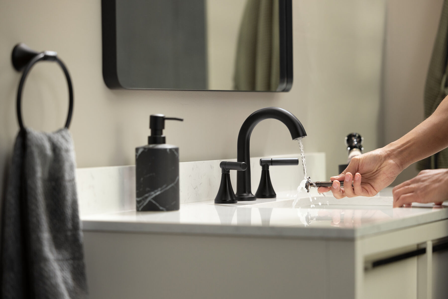 Two Handle Widespread Bathroom Faucet
