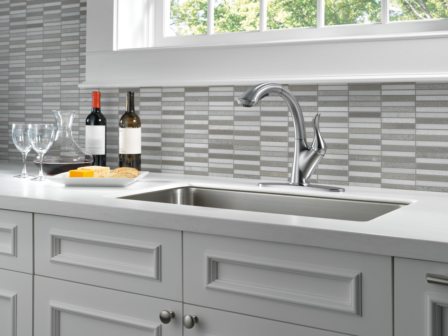 Single Handle Pull-Out Kitchen Faucet
