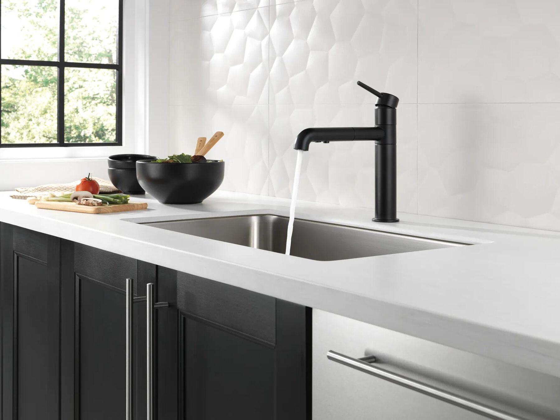 Single Handle Pull-Out Kitchen Faucet