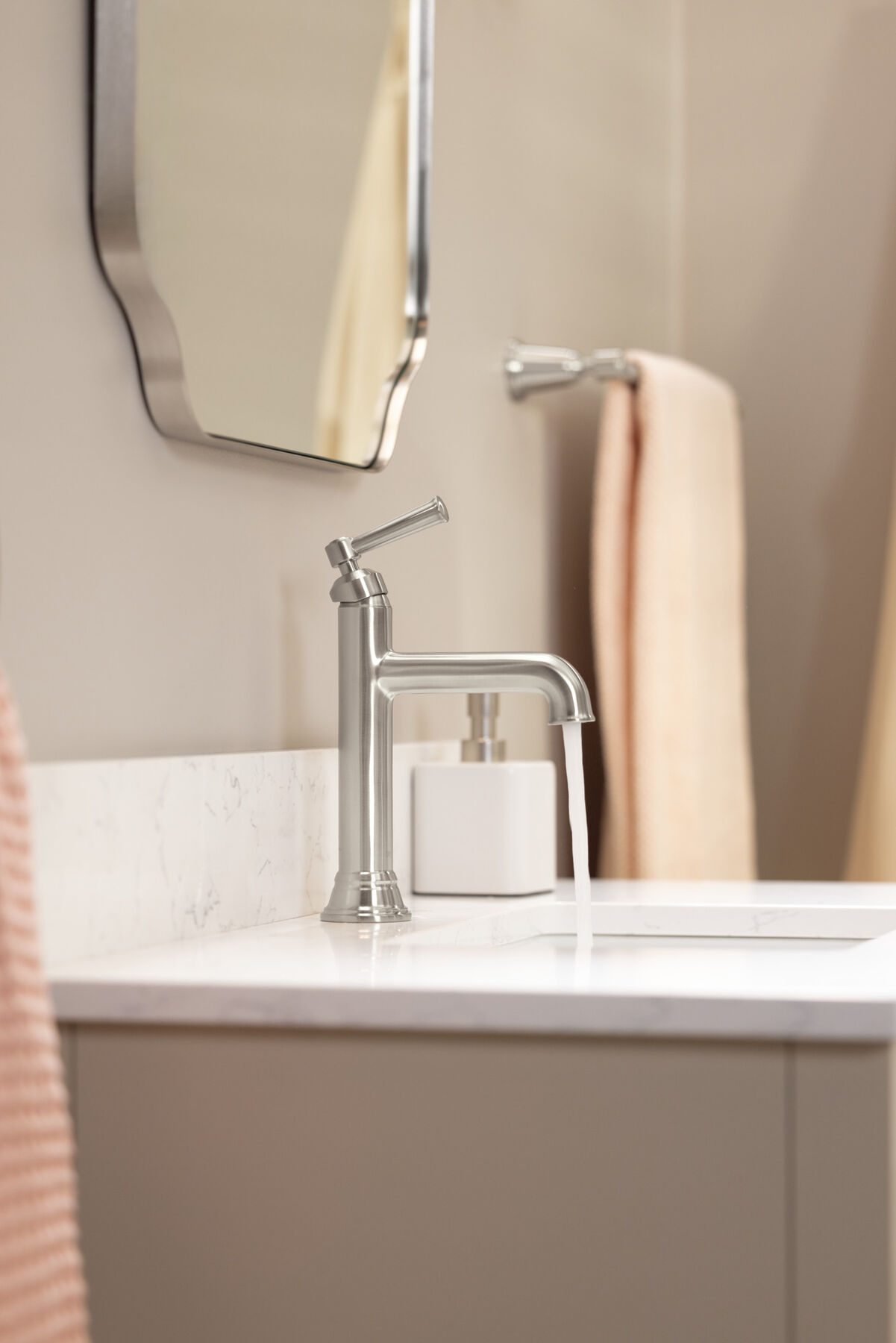 Single Handle Bathroom Faucet