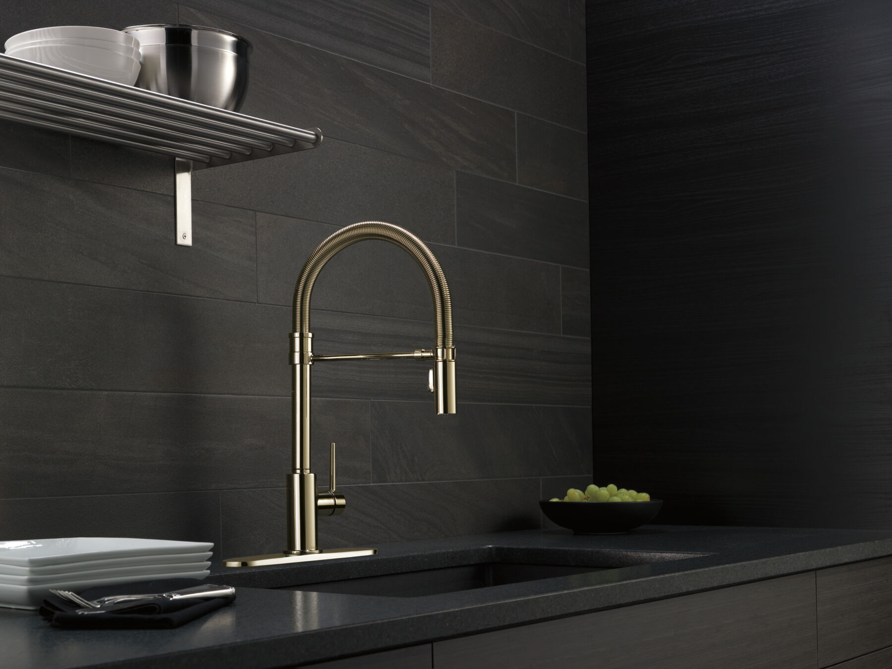 Single-Handle Pull-Down Spring Kitchen Faucet