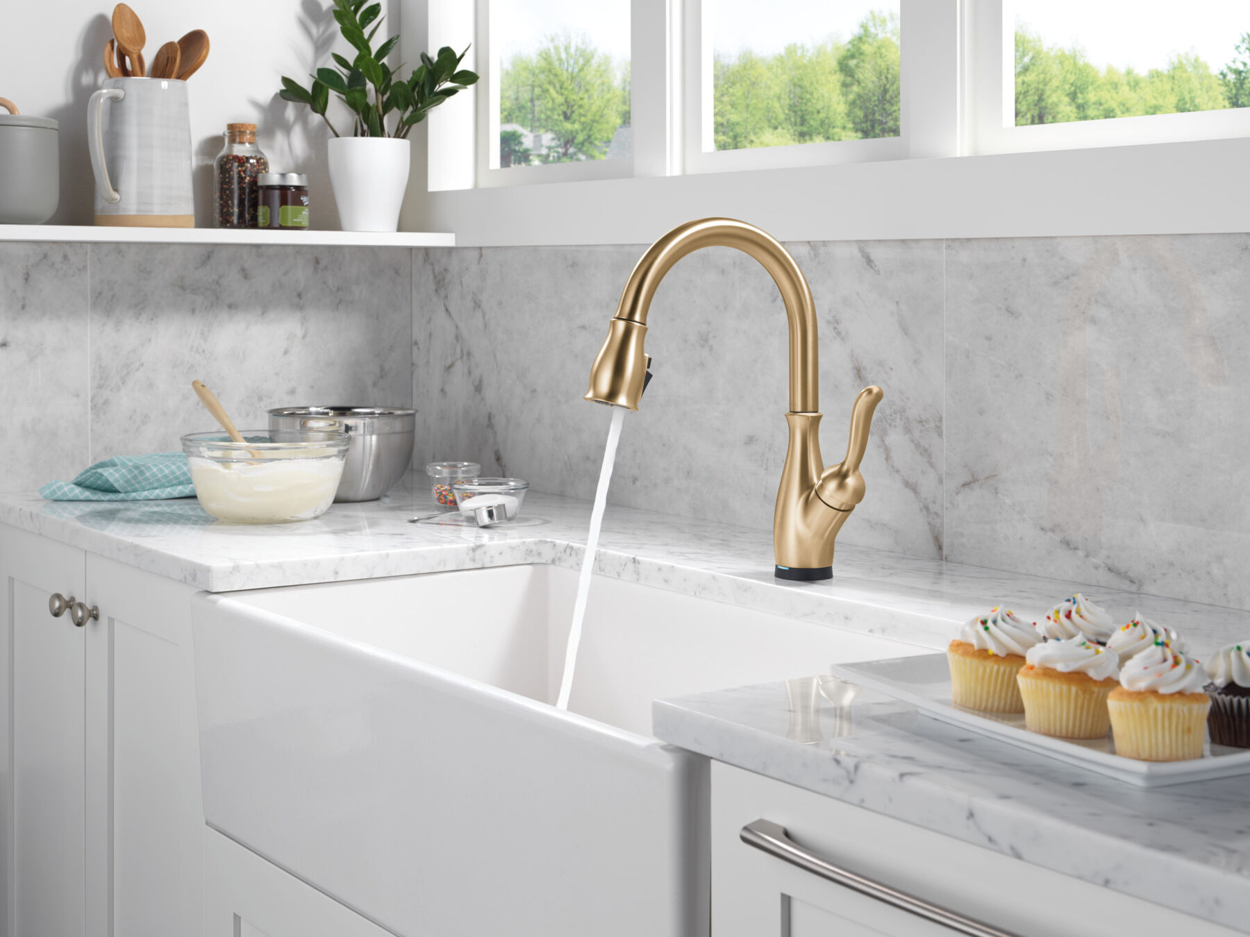 Touchless Pull-Down Kitchen with Soap Disp Bundle