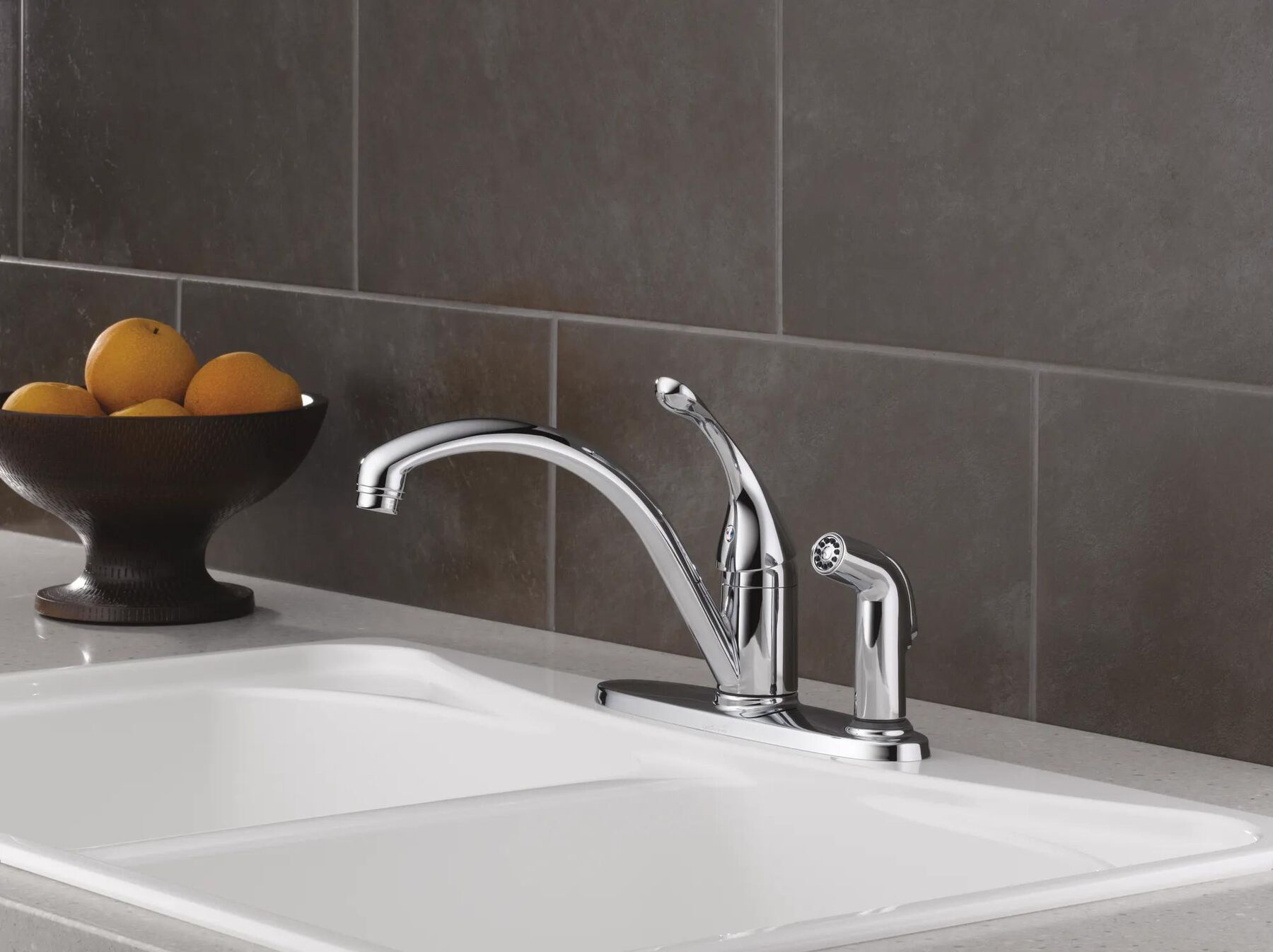 Kitchen Faucet w/Spray (Recertified)