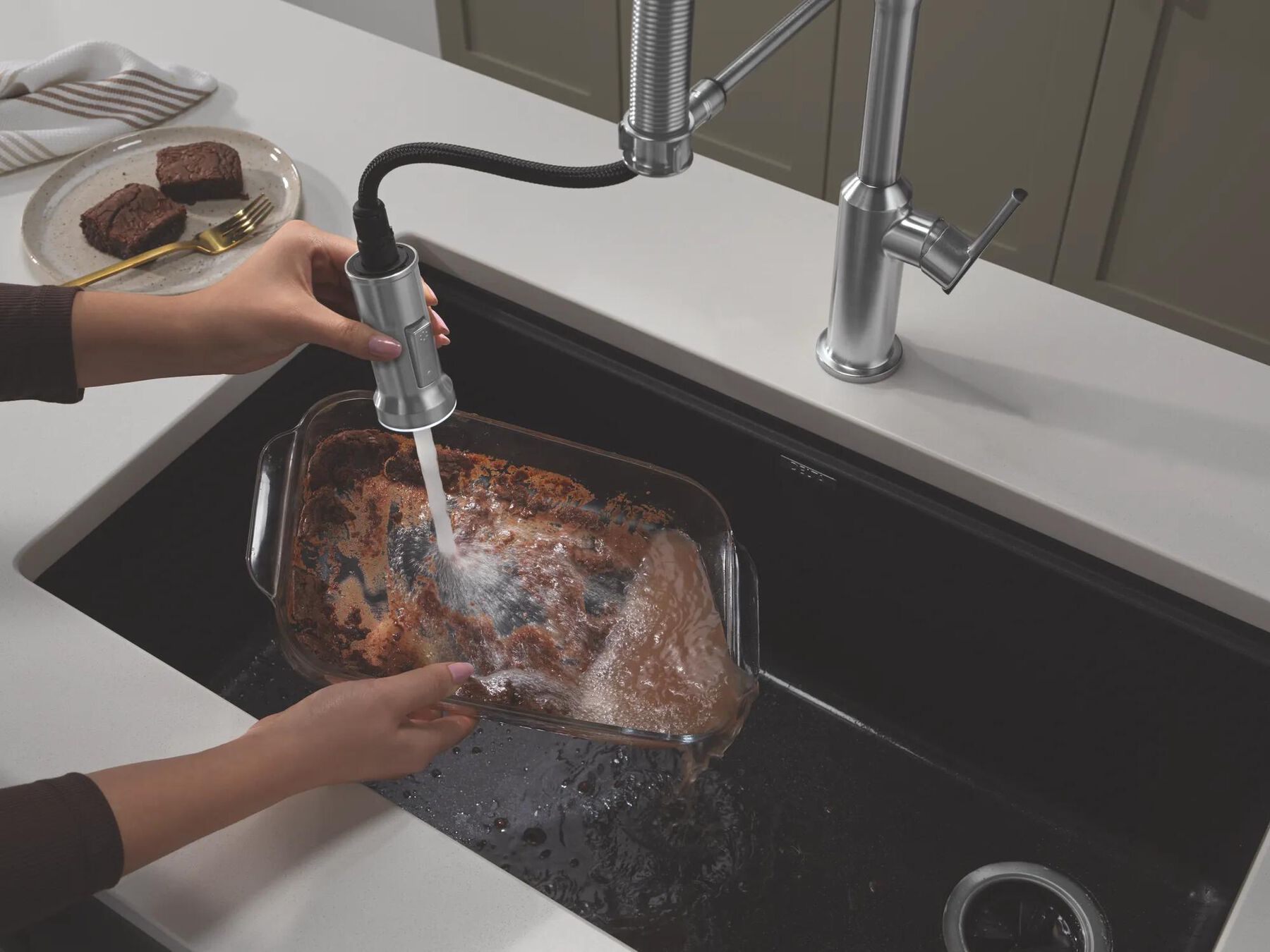 Single Handle Pull-Down Kitchen Faucet With Spring Spout