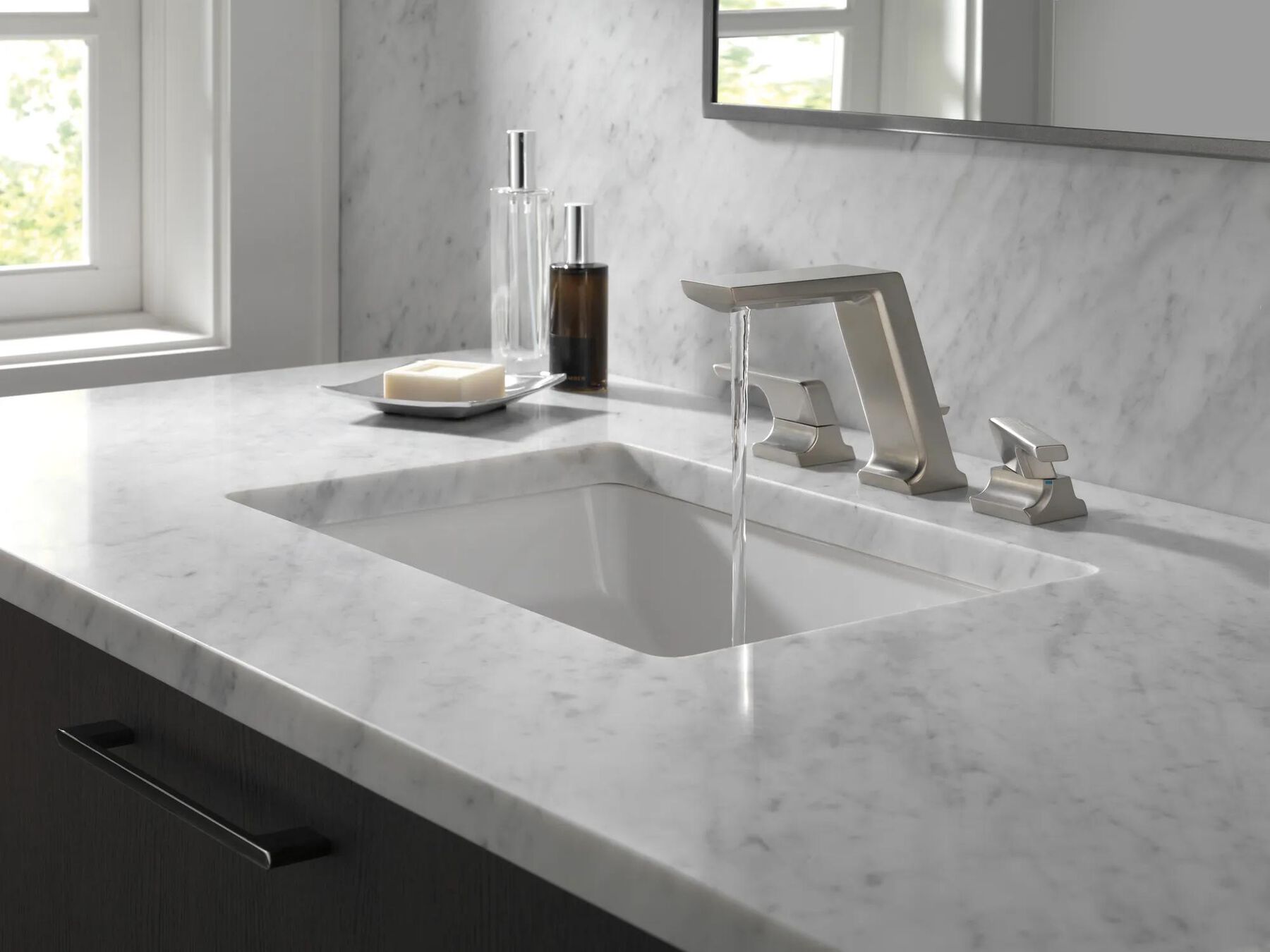 Two Handle Widespread Bathroom Faucet