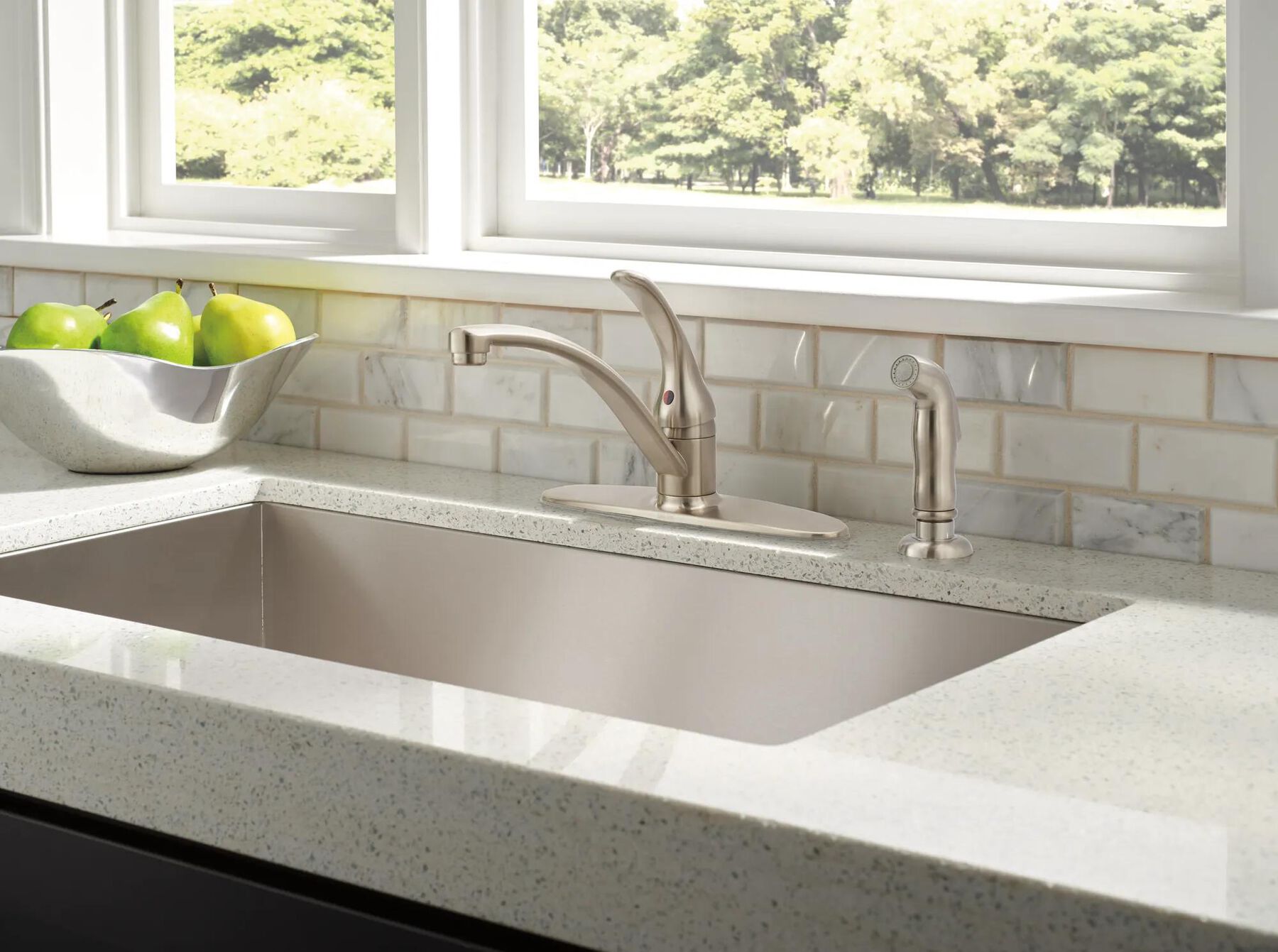 Single Handle Kitchen Faucet With Spray (Recertified)