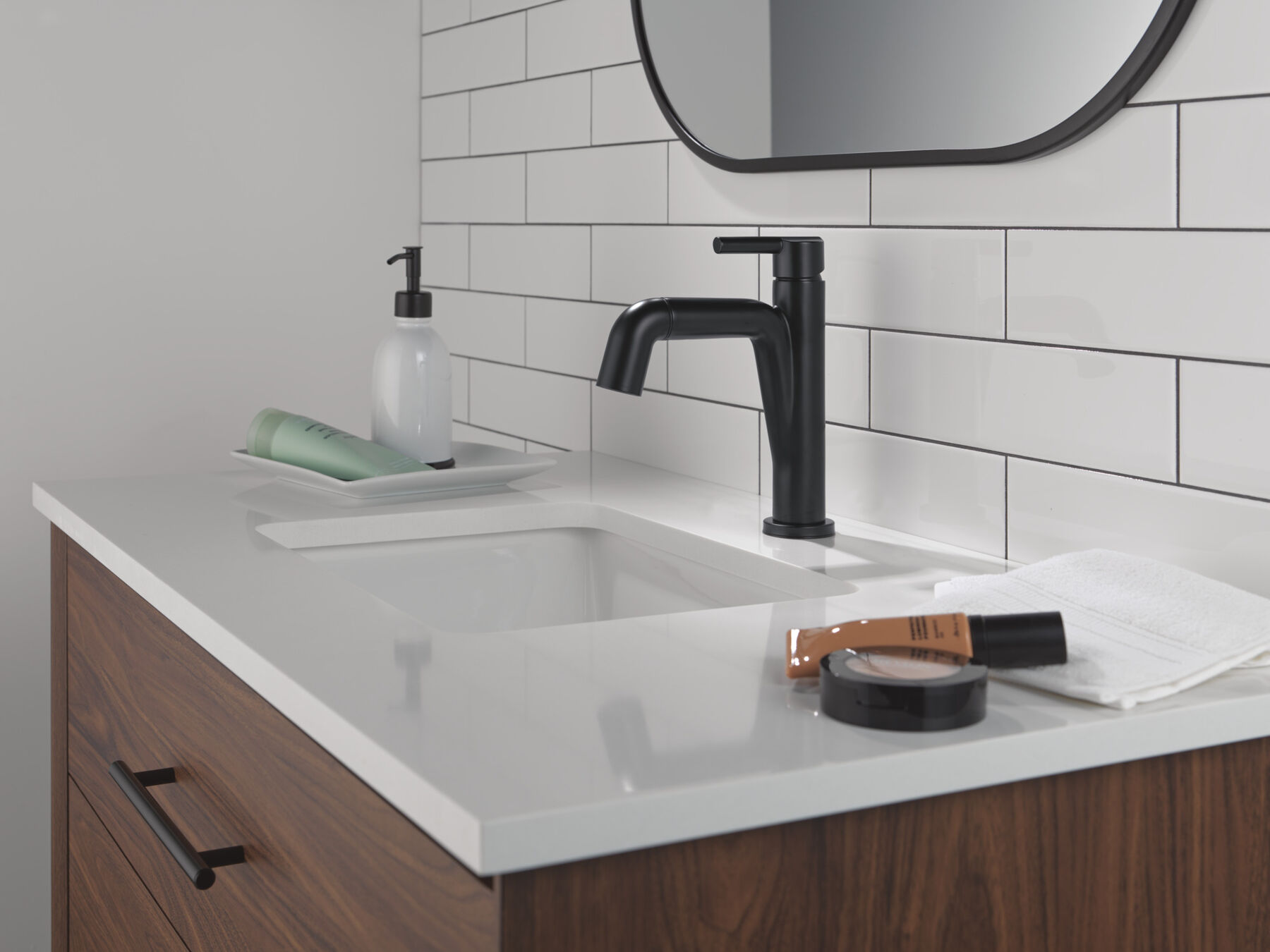 Single Handle Pull-Down Bathroom Faucet